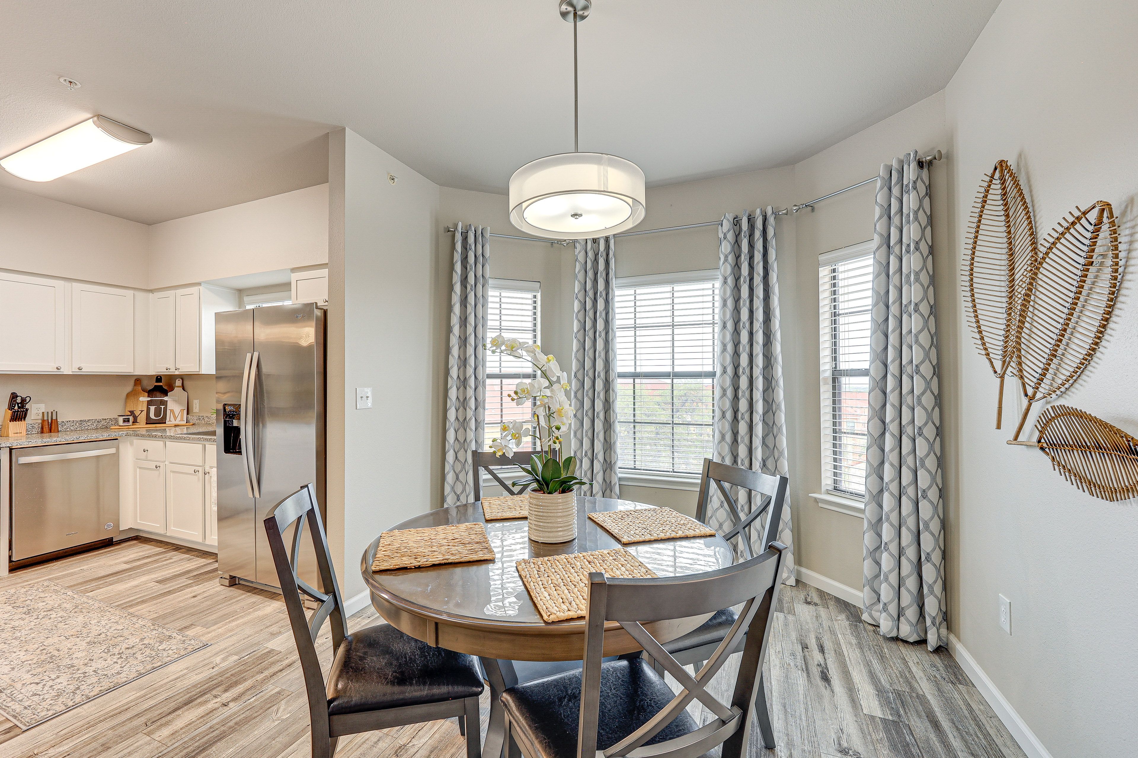 Dining Room | Dining Table