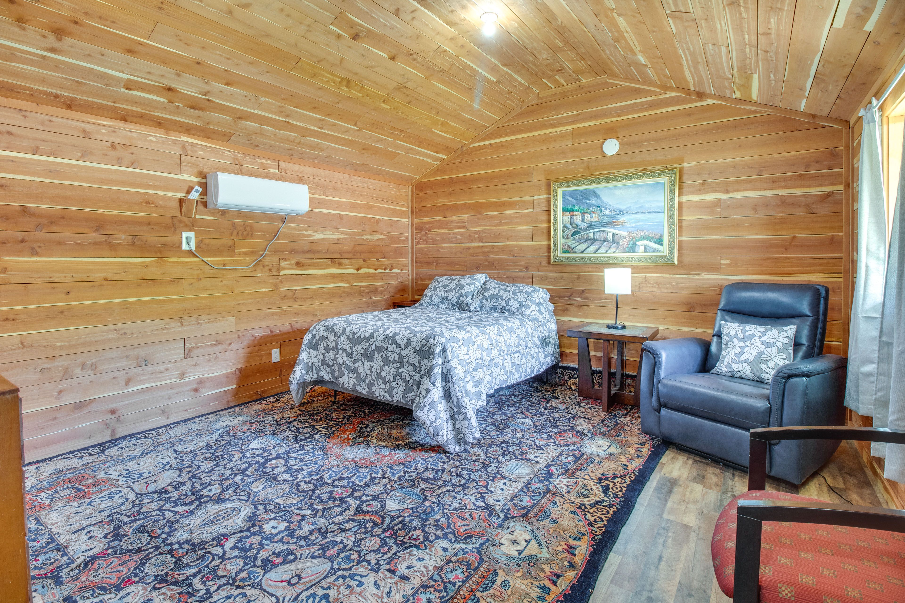 Bedroom | Full Bed