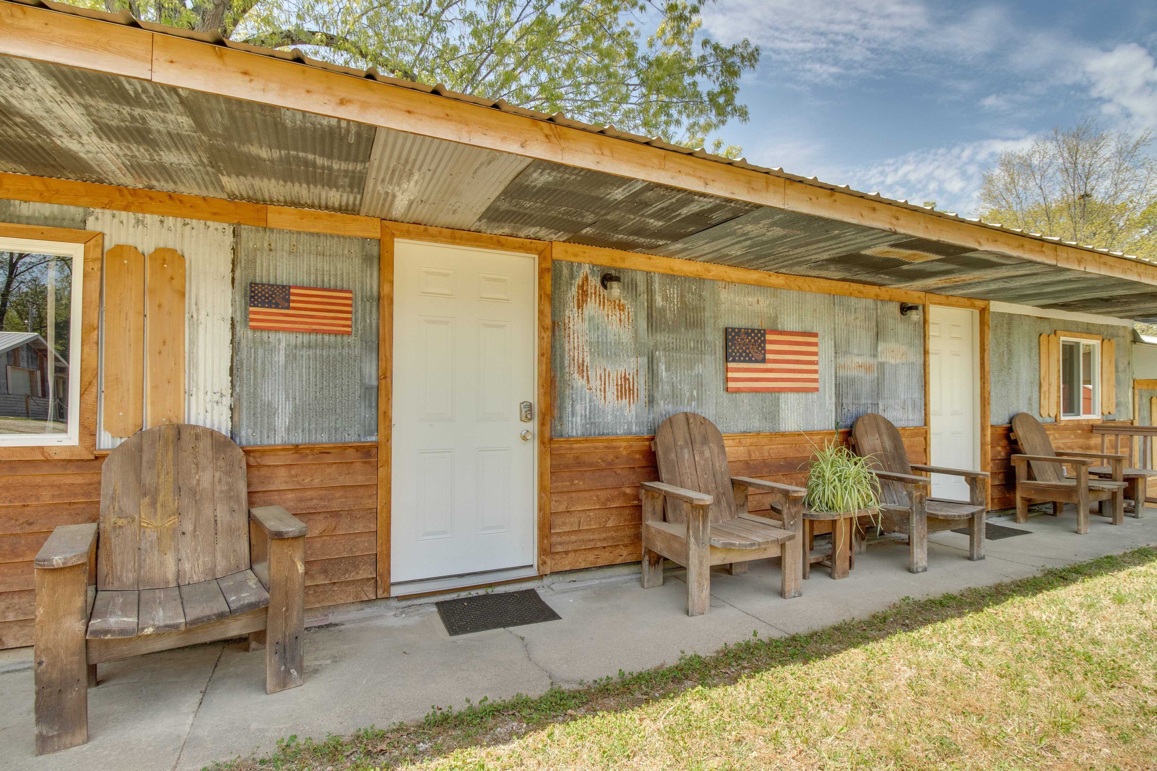 Lakeview Vacation Rental | 1BR | 1BA | 1 Small Step Required | 600 Sq Ft