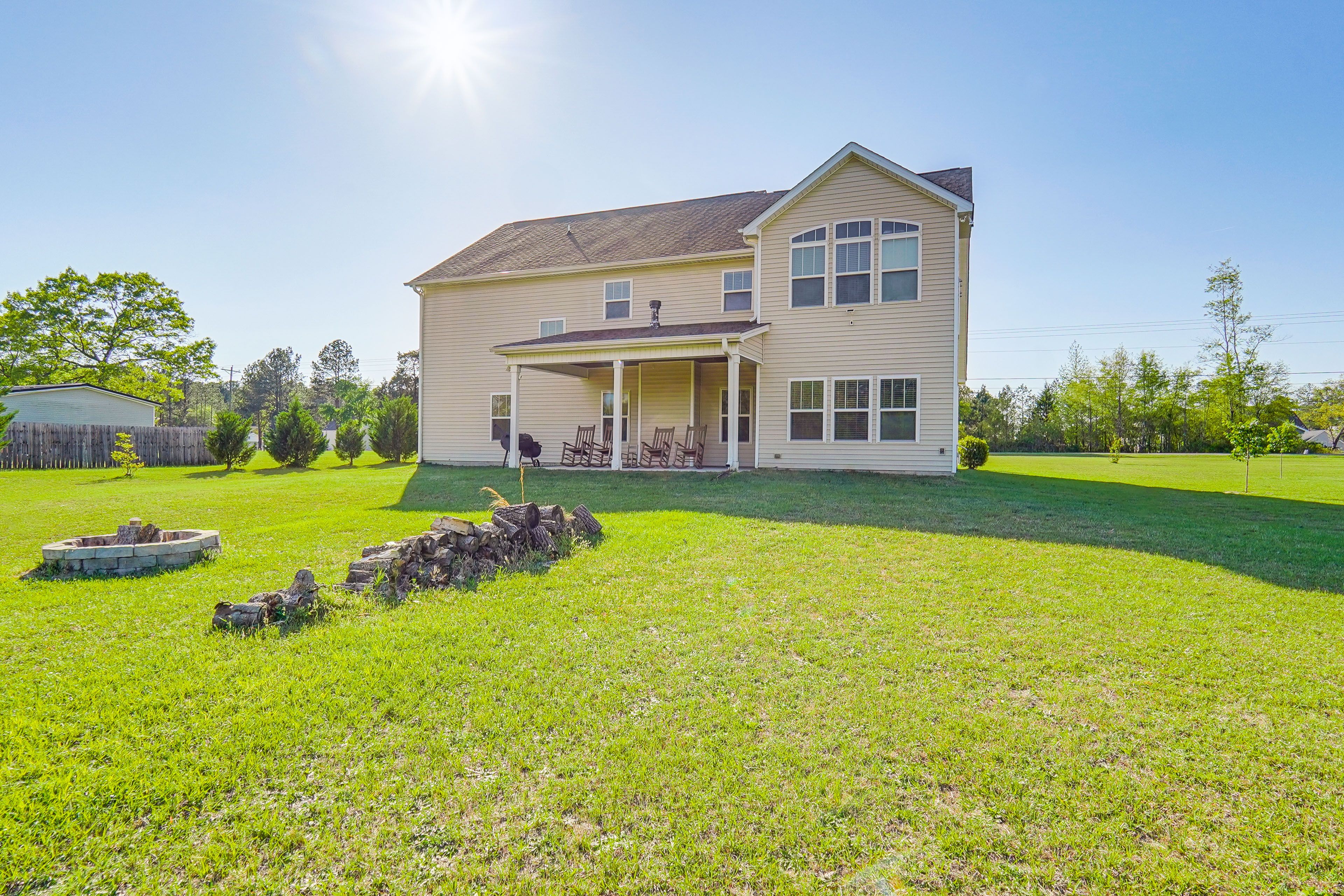 Backyard | Covered Porch | Fire Pit | Smoker