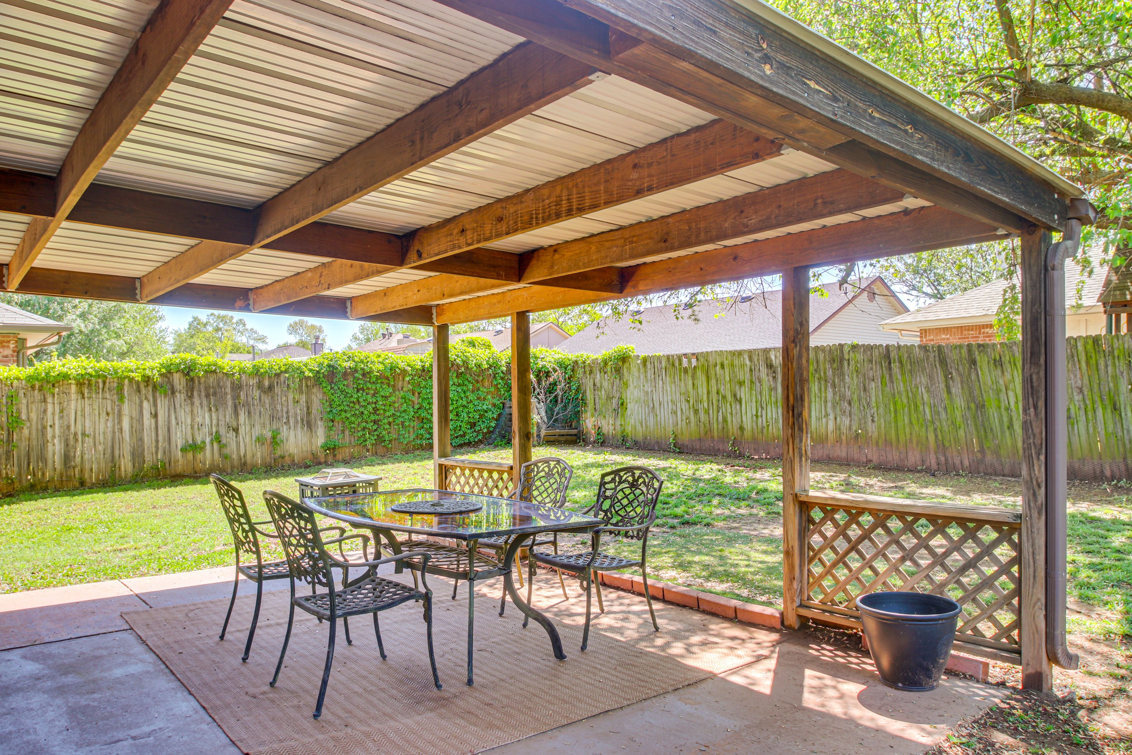 Covered Patio | Dining Area