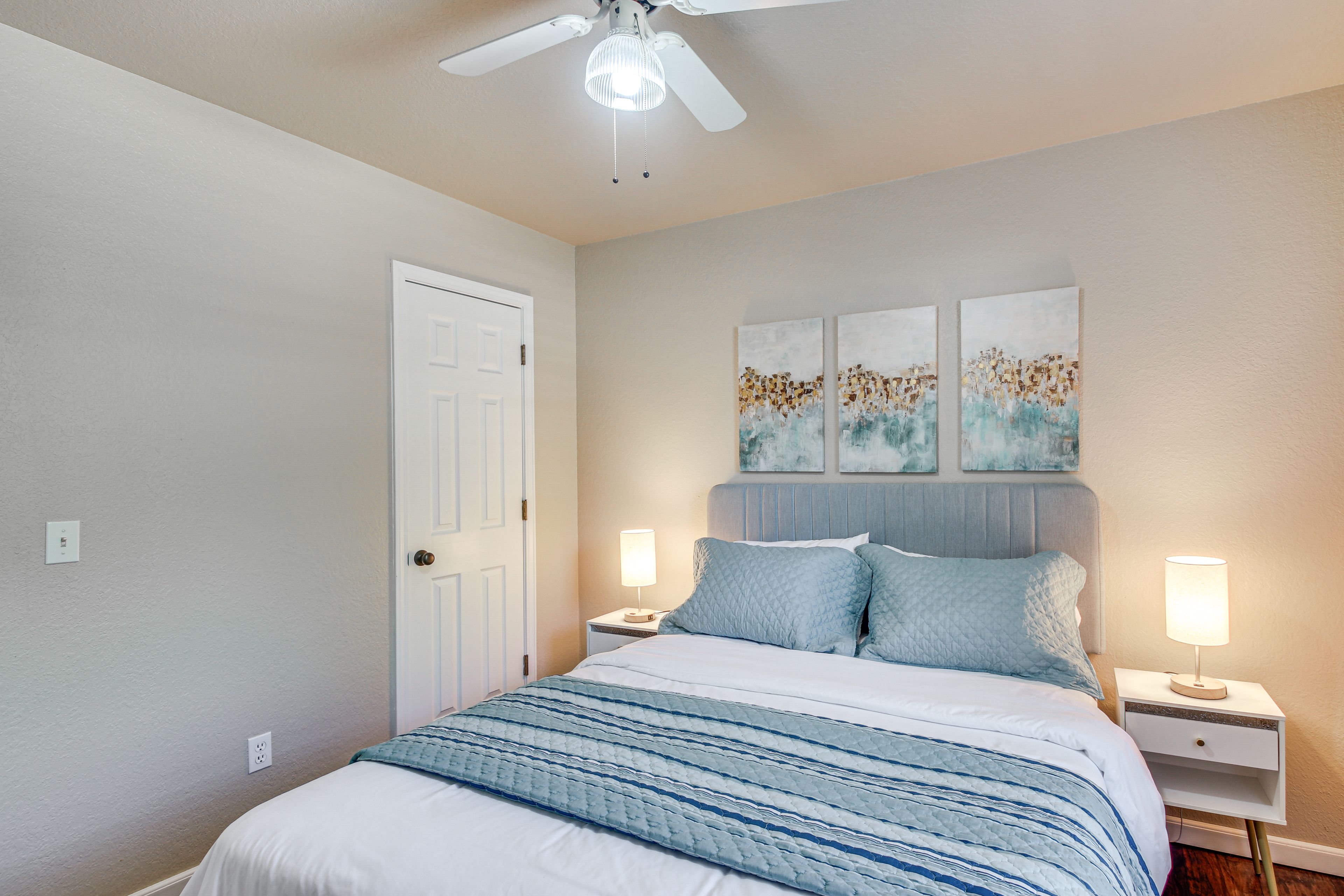 Bedroom 2 | Queen Bed | Smart TV