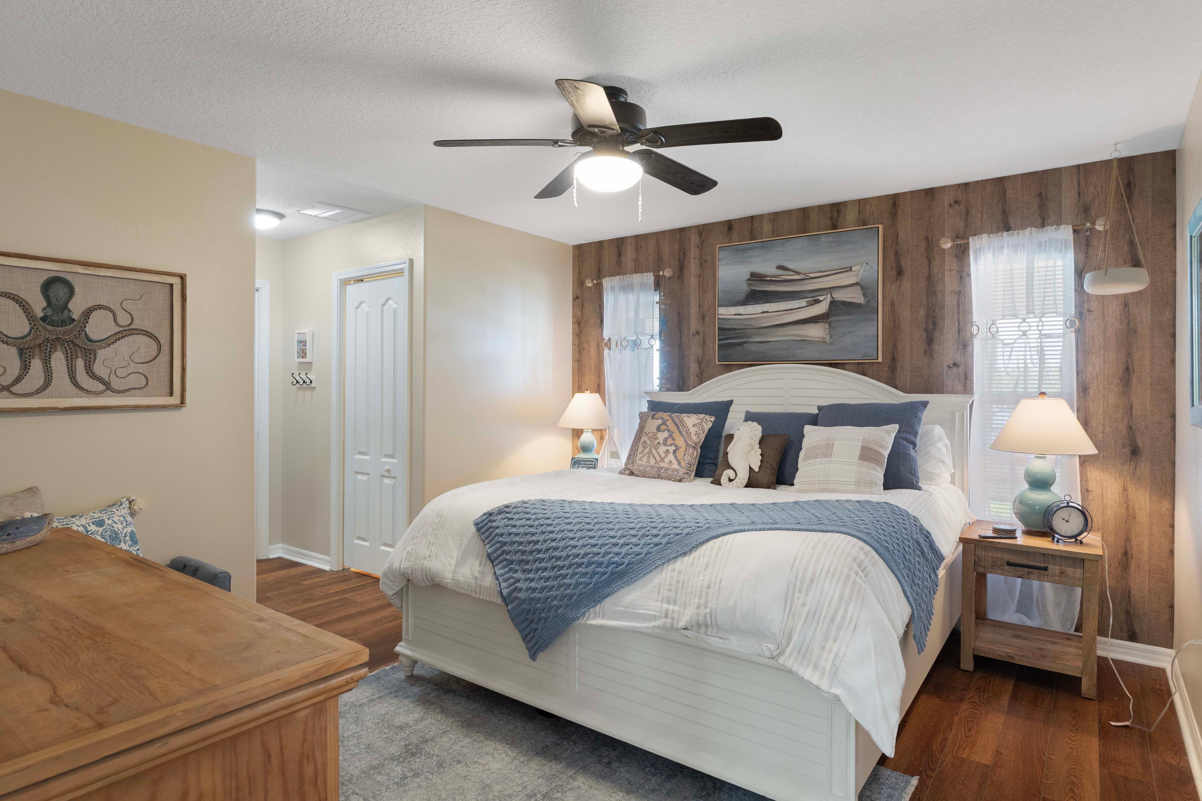 Bedroom 1 | King Bed | Smart TV | Linens Provided