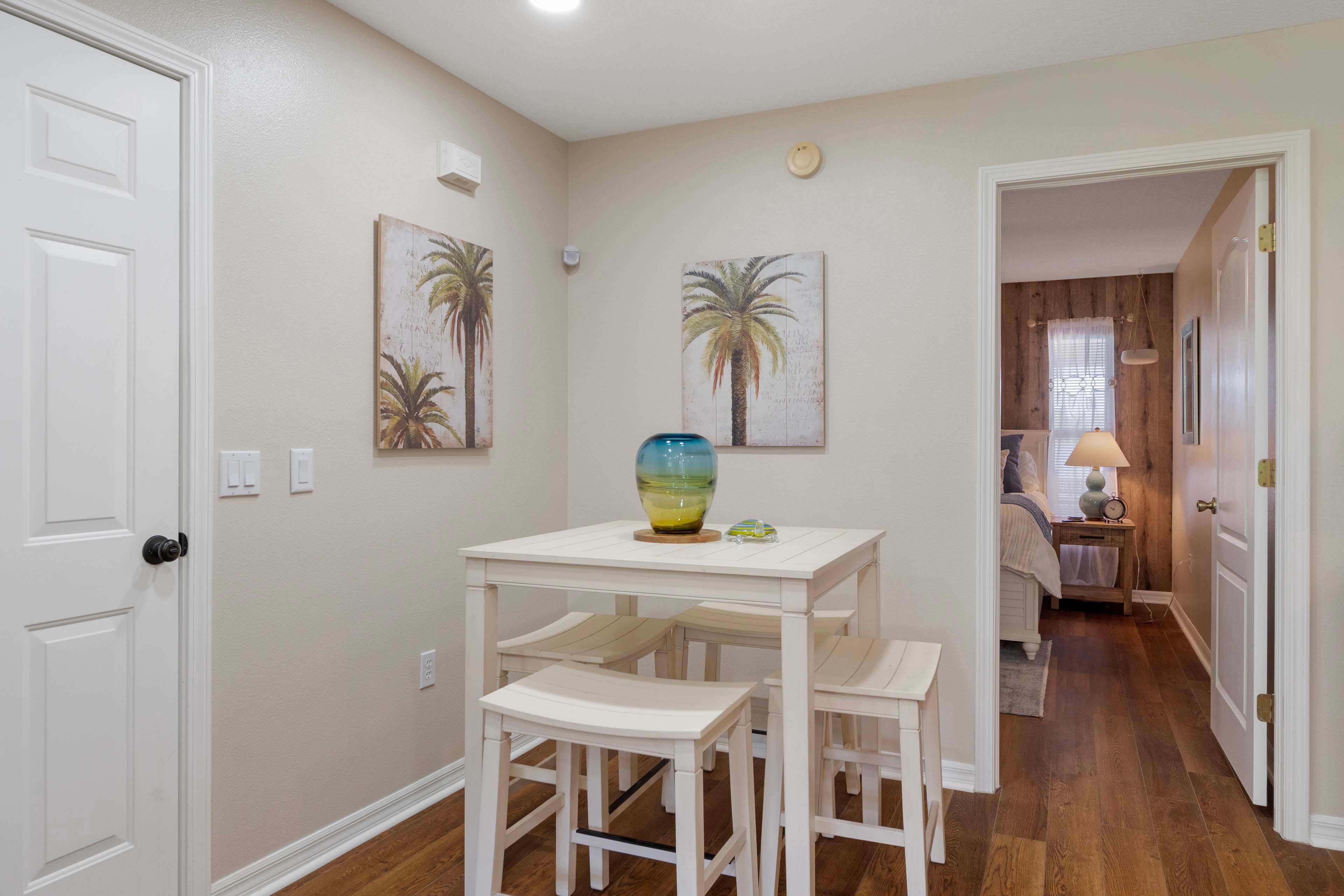 Additional Dining Area