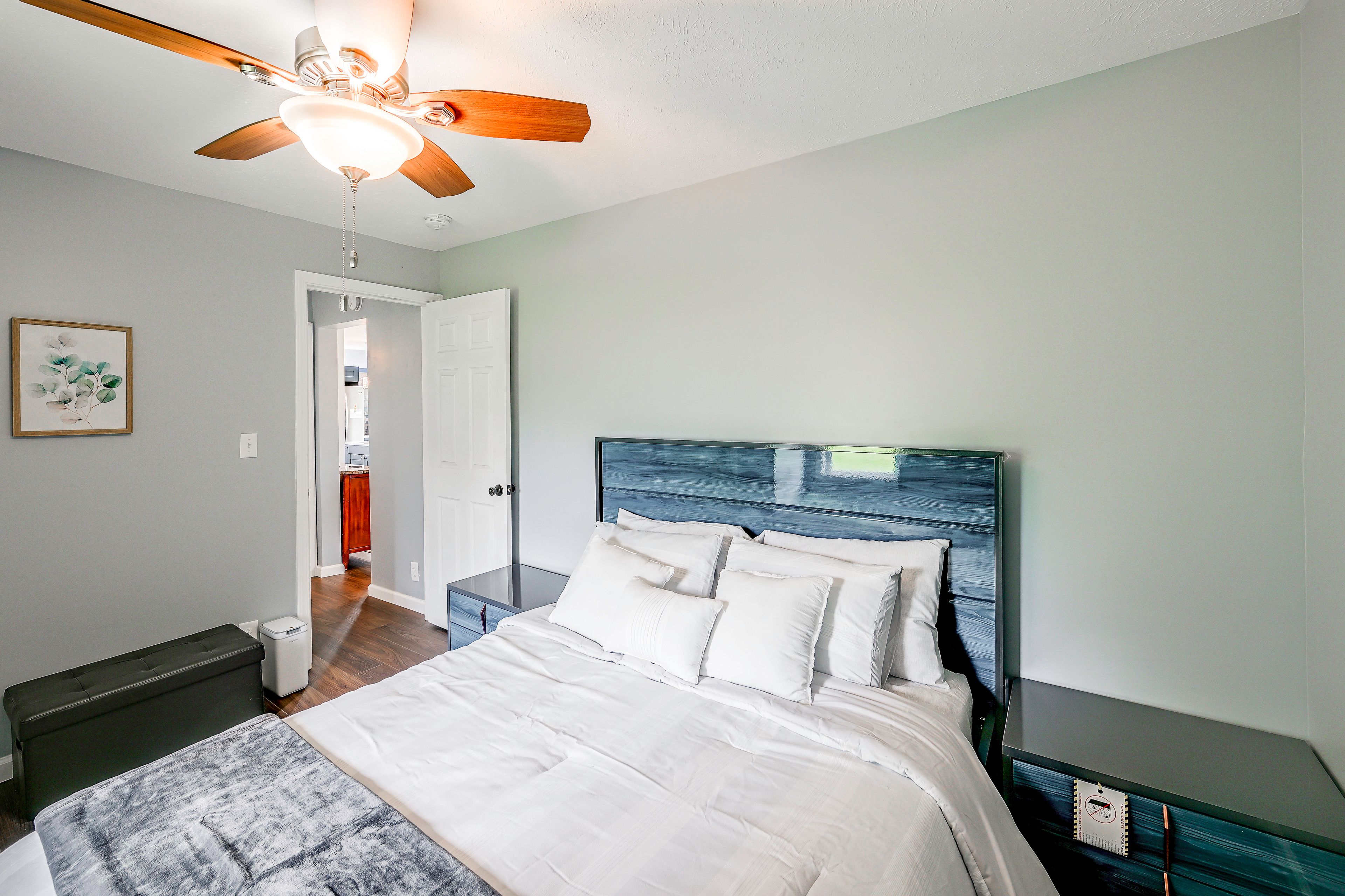 Bedroom 2 | Queen Bed
