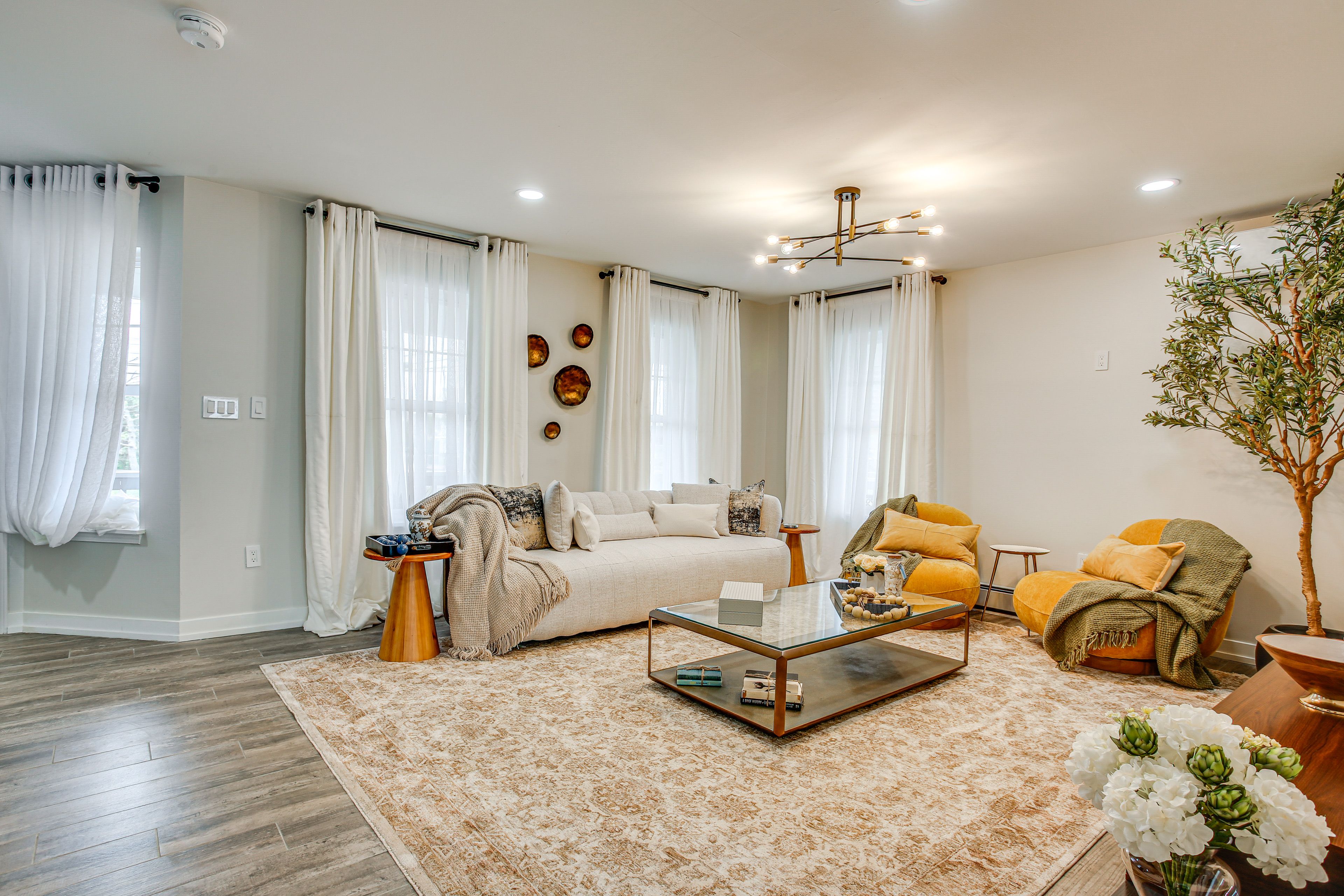 Living Room | 1st Floor | Smart TV | Free WiFi
