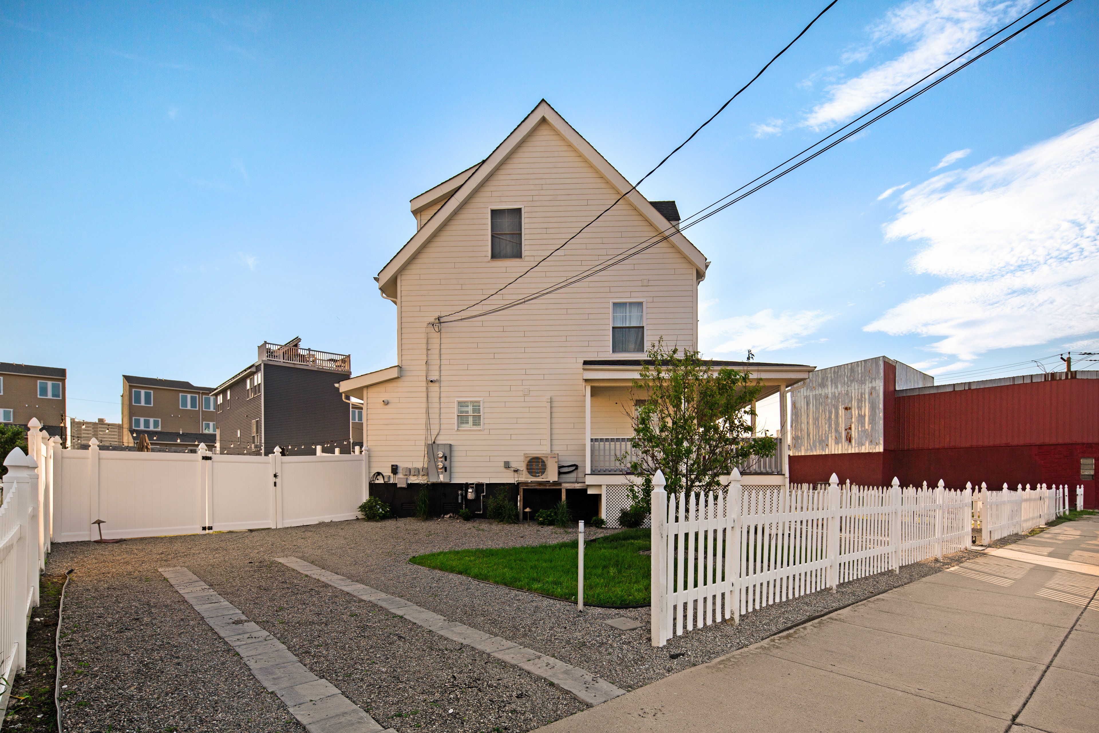 Parking | Driveway (1 Vehicle) | Street Parking | EV Charger