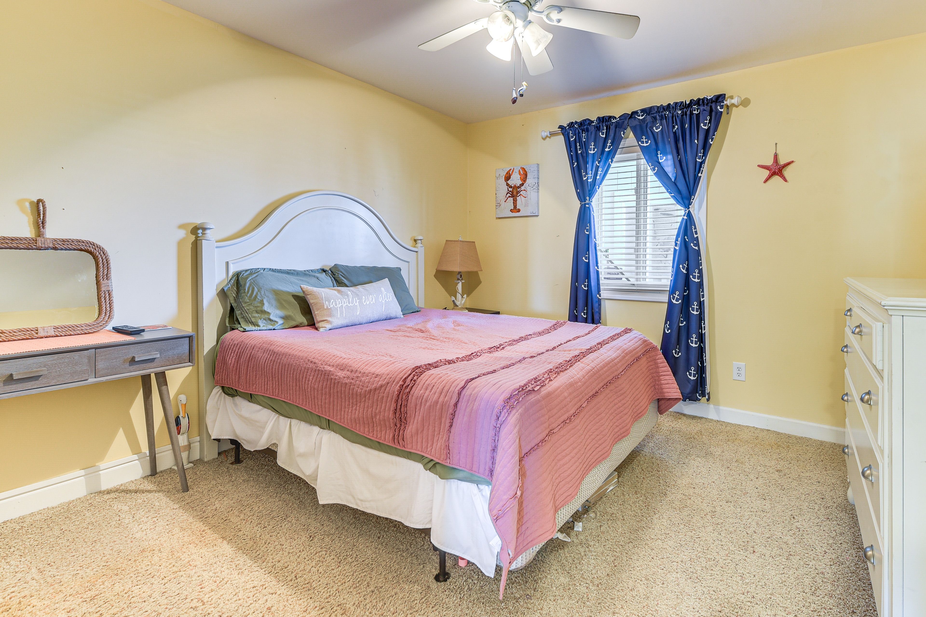Bedroom 2 | Queen Bed