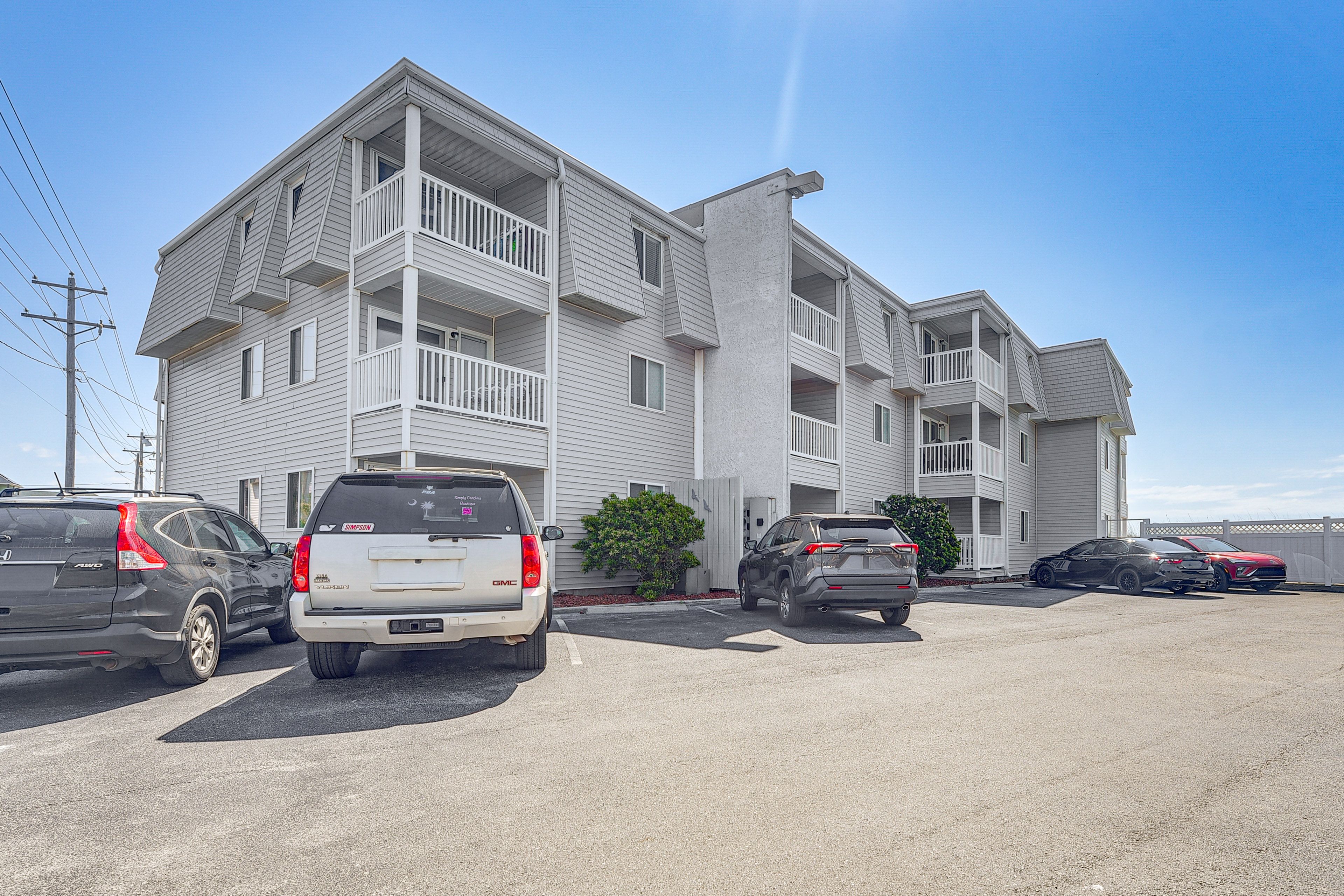 Parking | Community Lot (1 Vehicle, First-Come, First-Served)