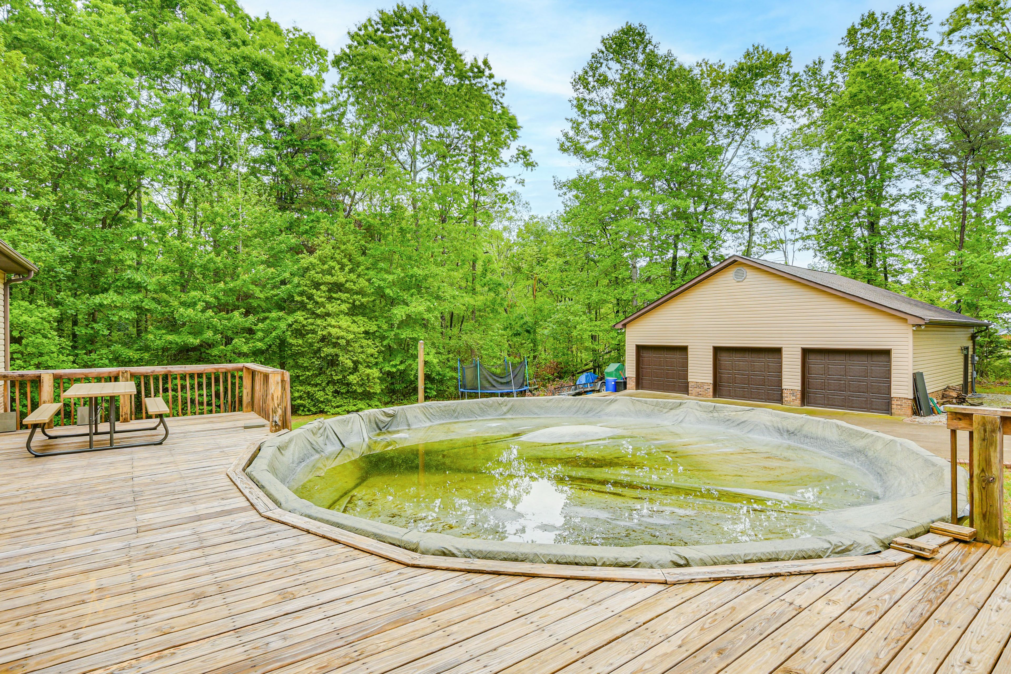 Large Deck | Above-Ground Pool | Gas Grill | Picnic Table