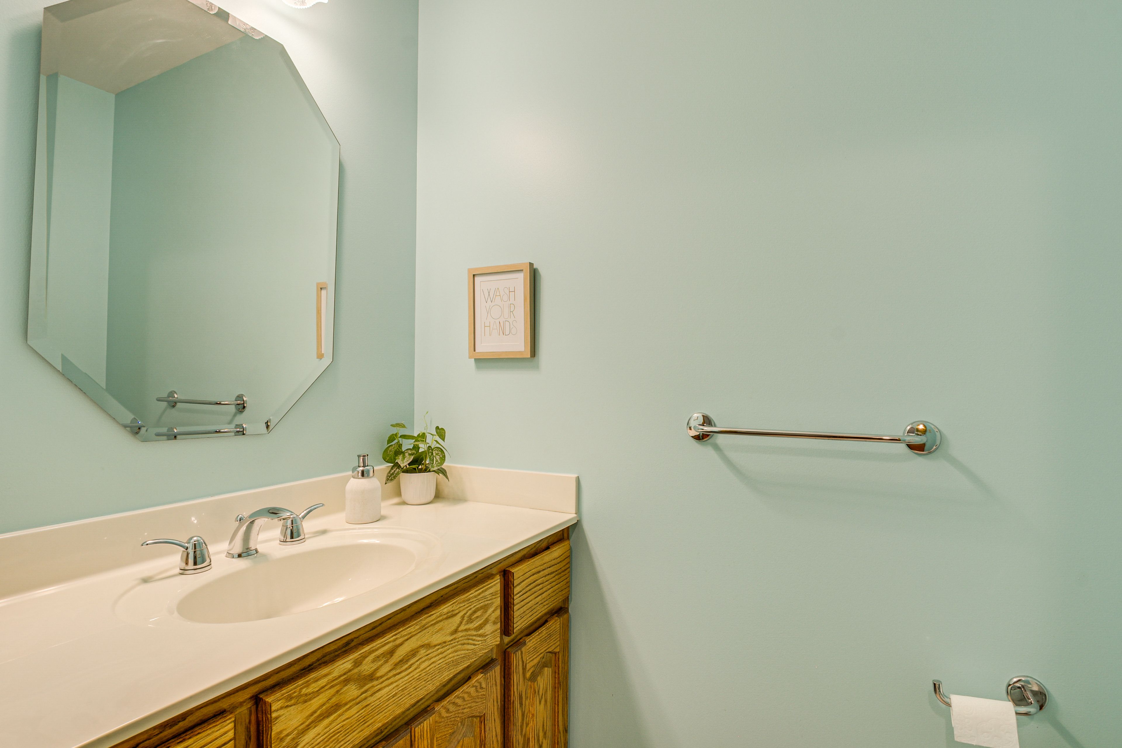 Half Bathroom | 1st Floor