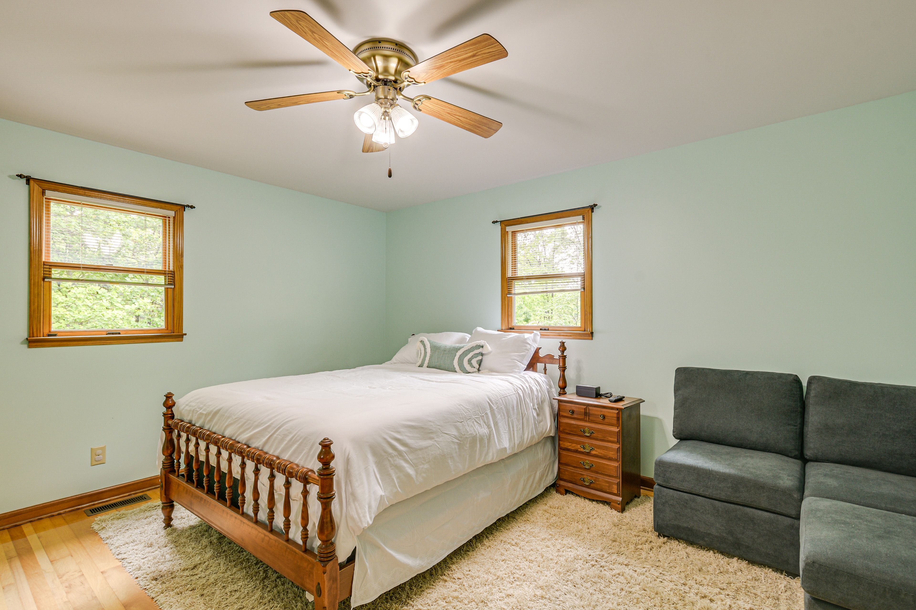 Bedroom 1 | Queen Bed | 1st Floor | En-Suite Bathroom | Walk-In Closet
