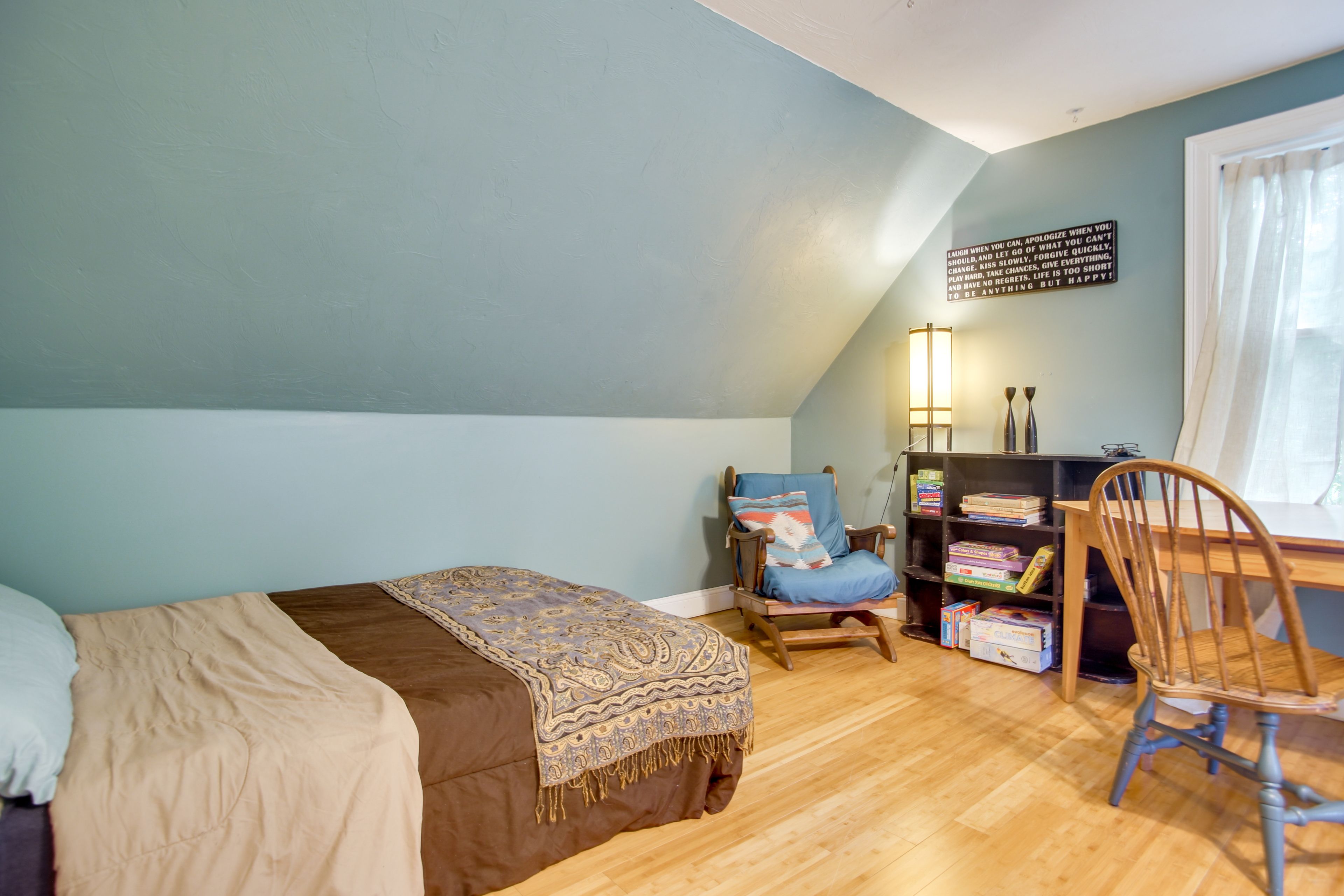 Bedroom 2 | Full Bed | Twin Bed | 2nd Floor