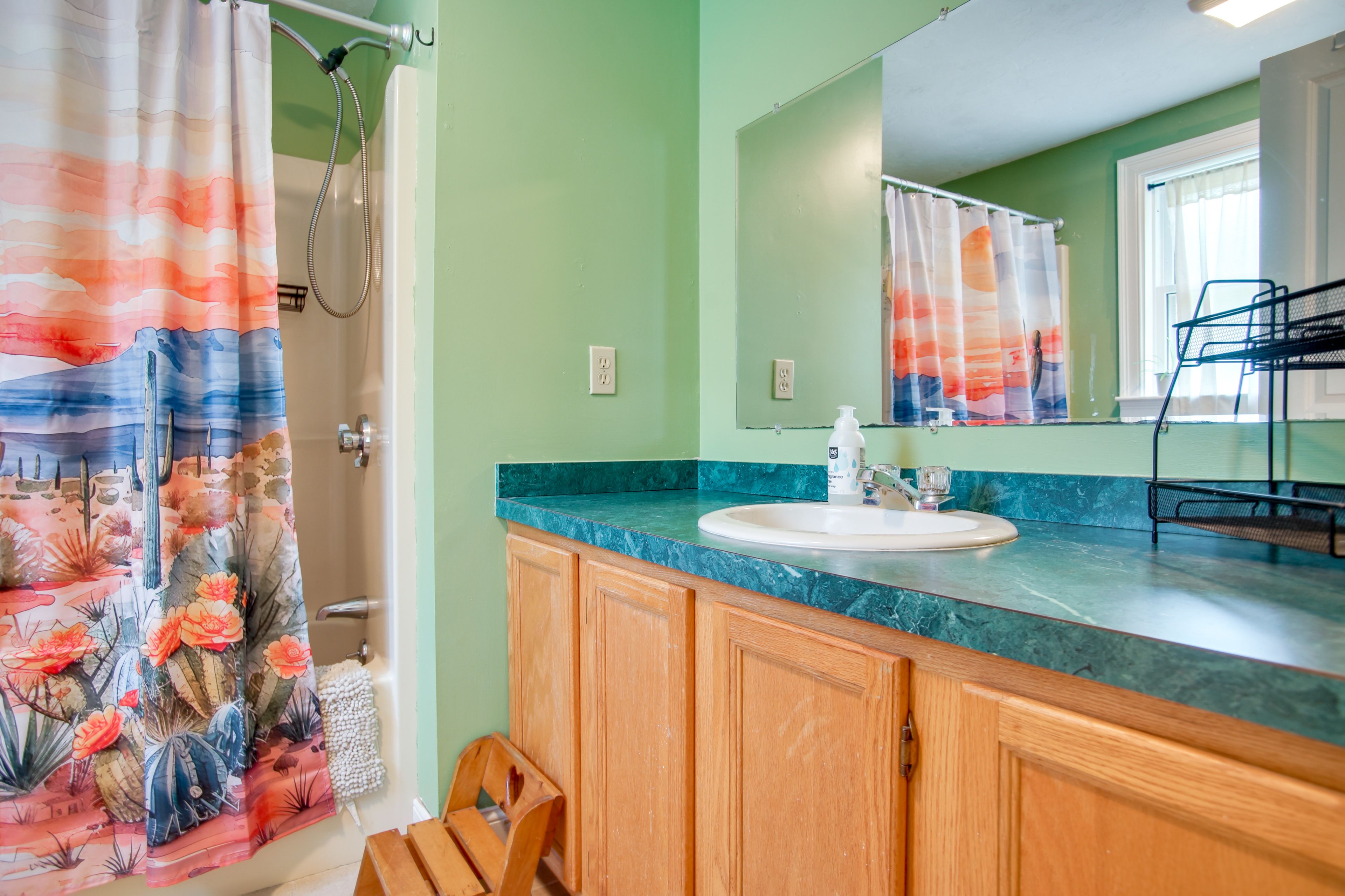 Bathroom | 2nd Floor