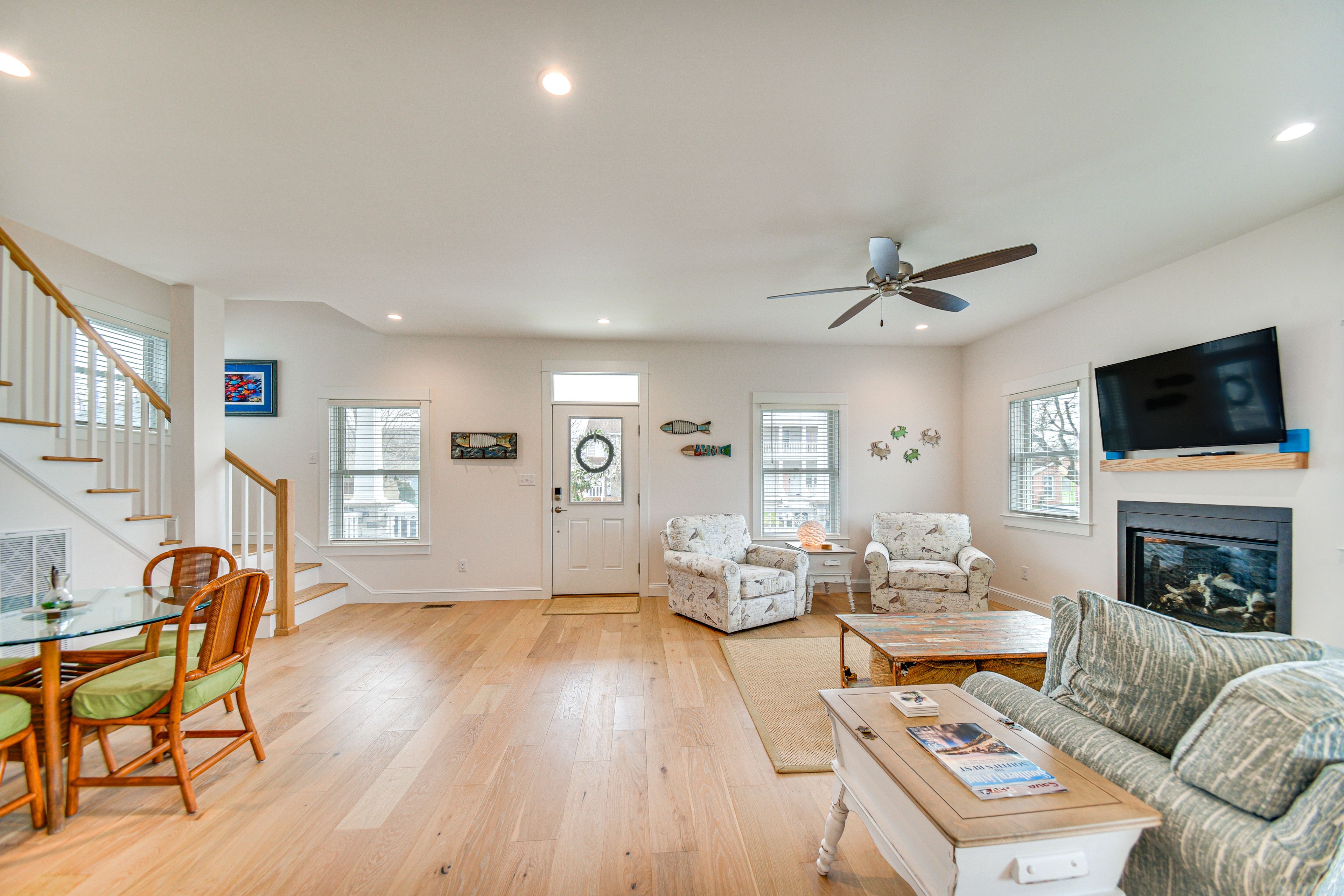 Living Room | 1st Floor | Free WiFi
