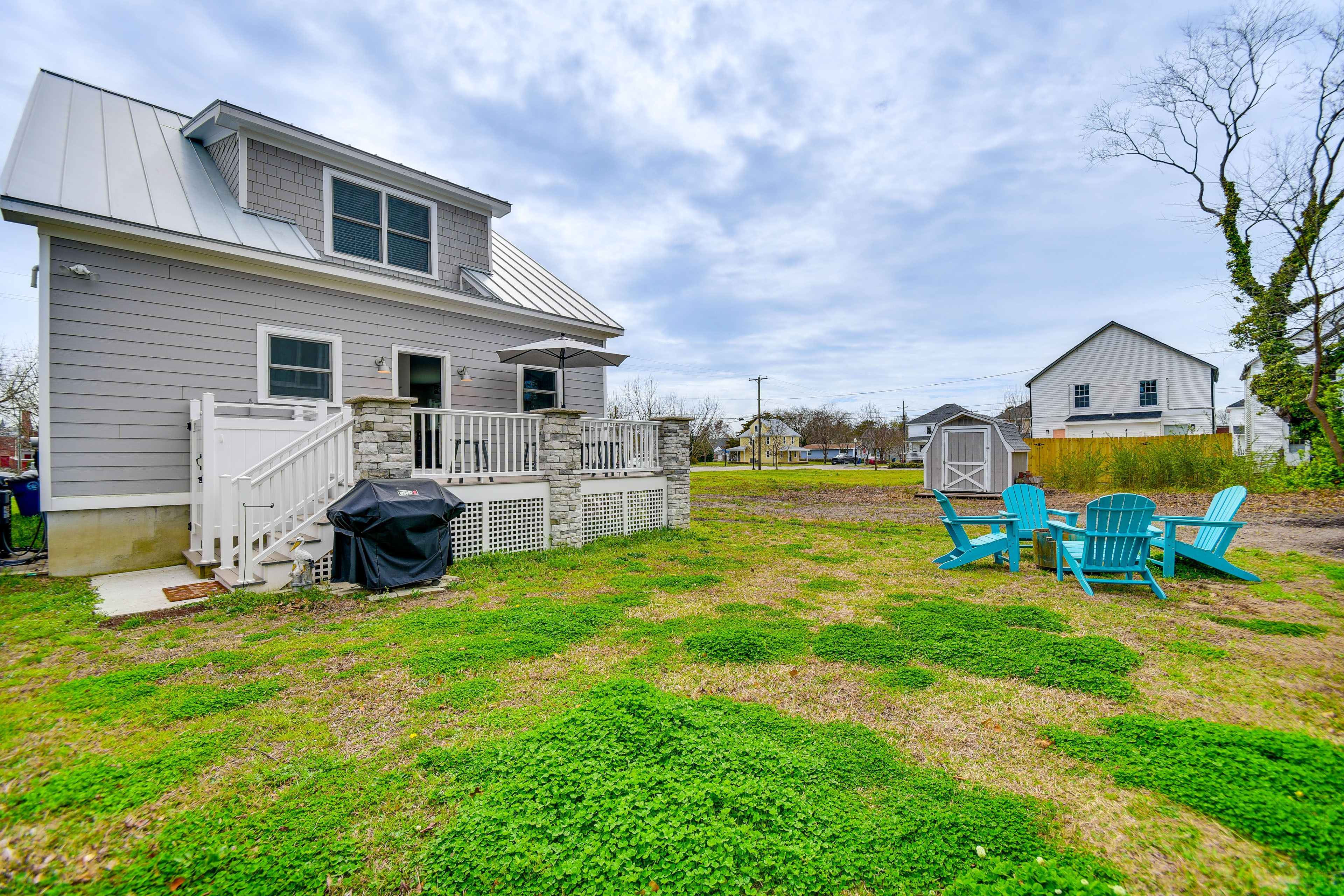 Yard & Fire Pit