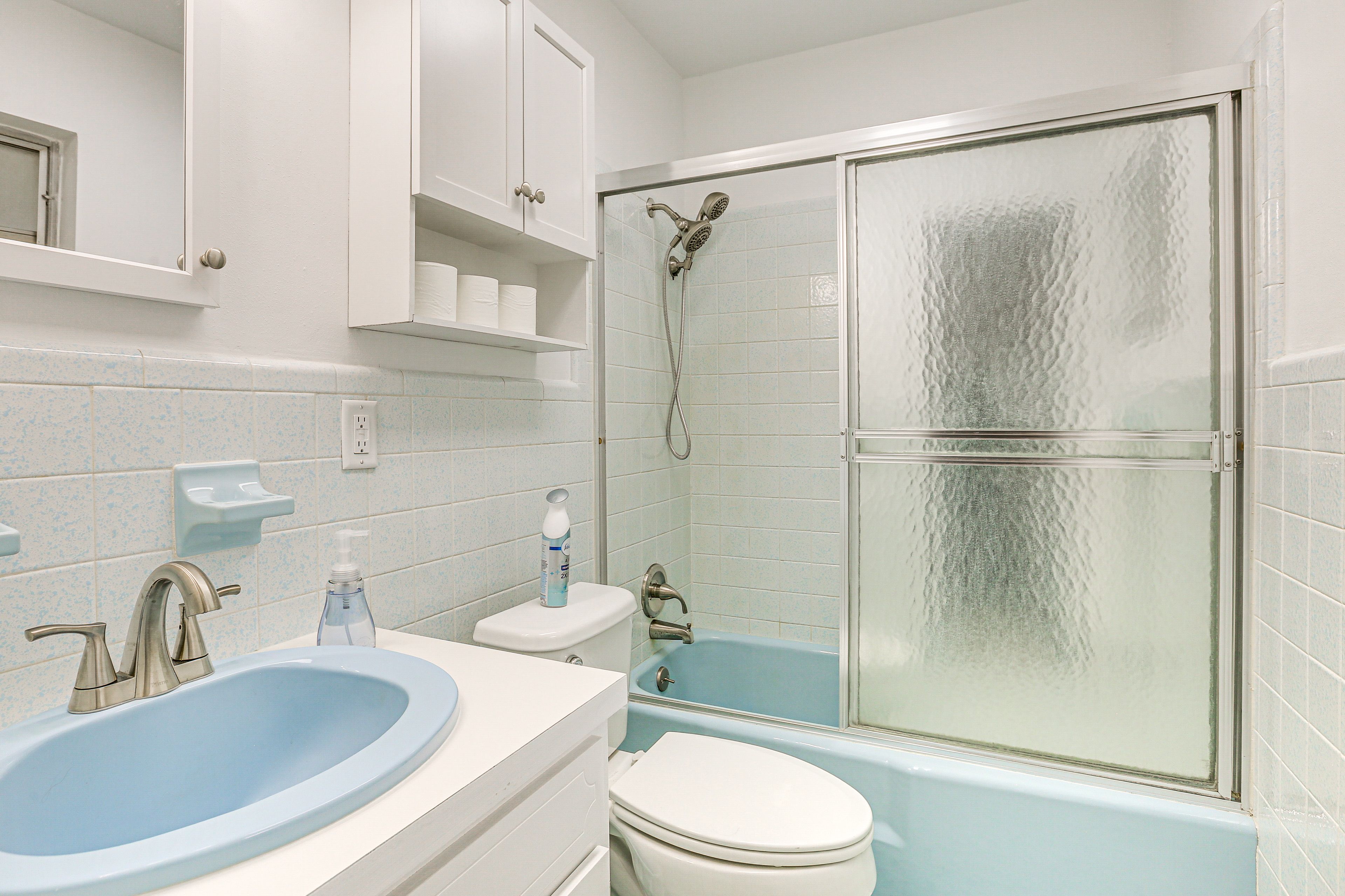 En-Suite Bathroom | Towels Provided