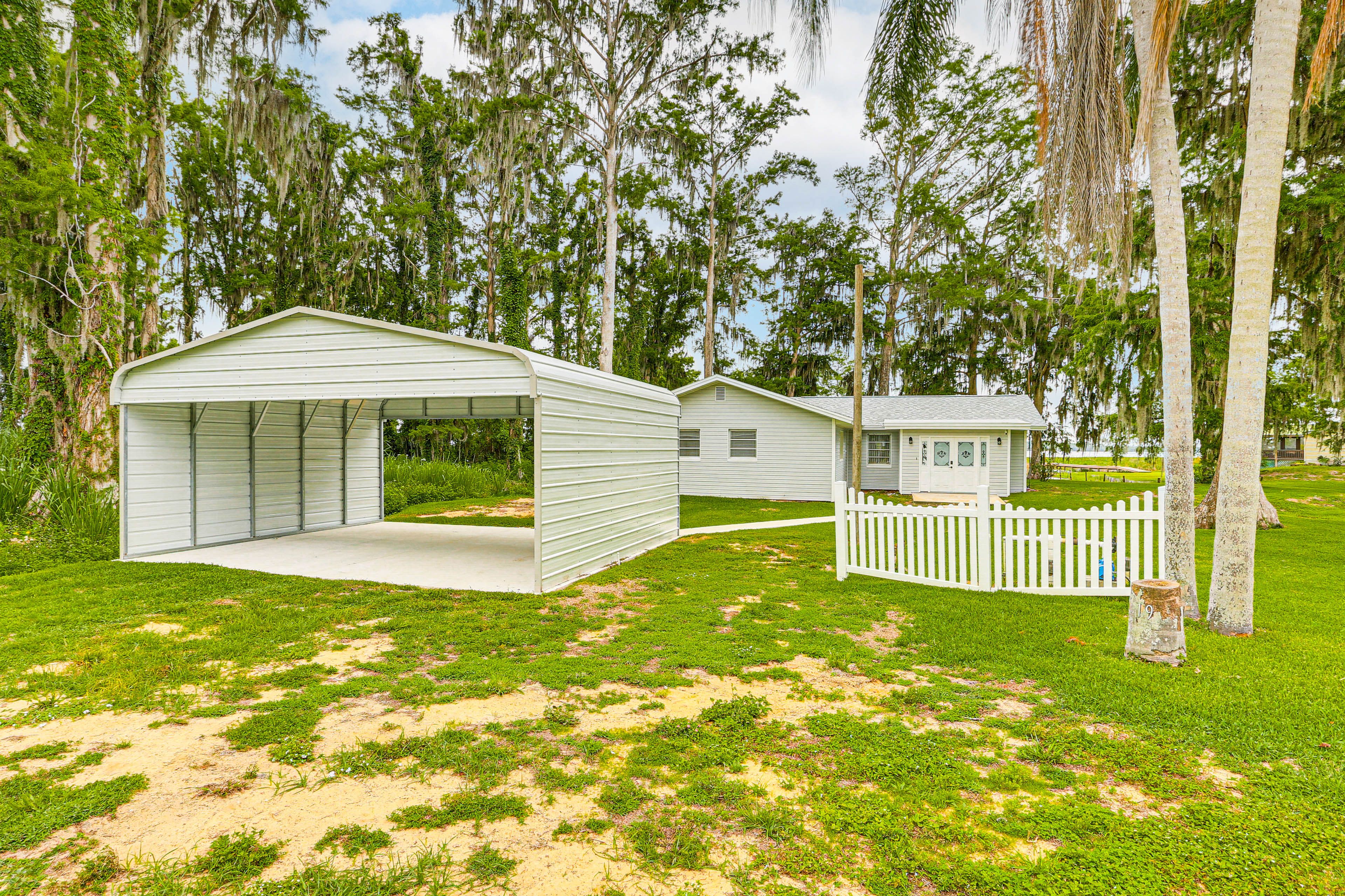 Parking | Carport (2 Vehicles) | Driveway (2 Vehicles) | Free Street Parking