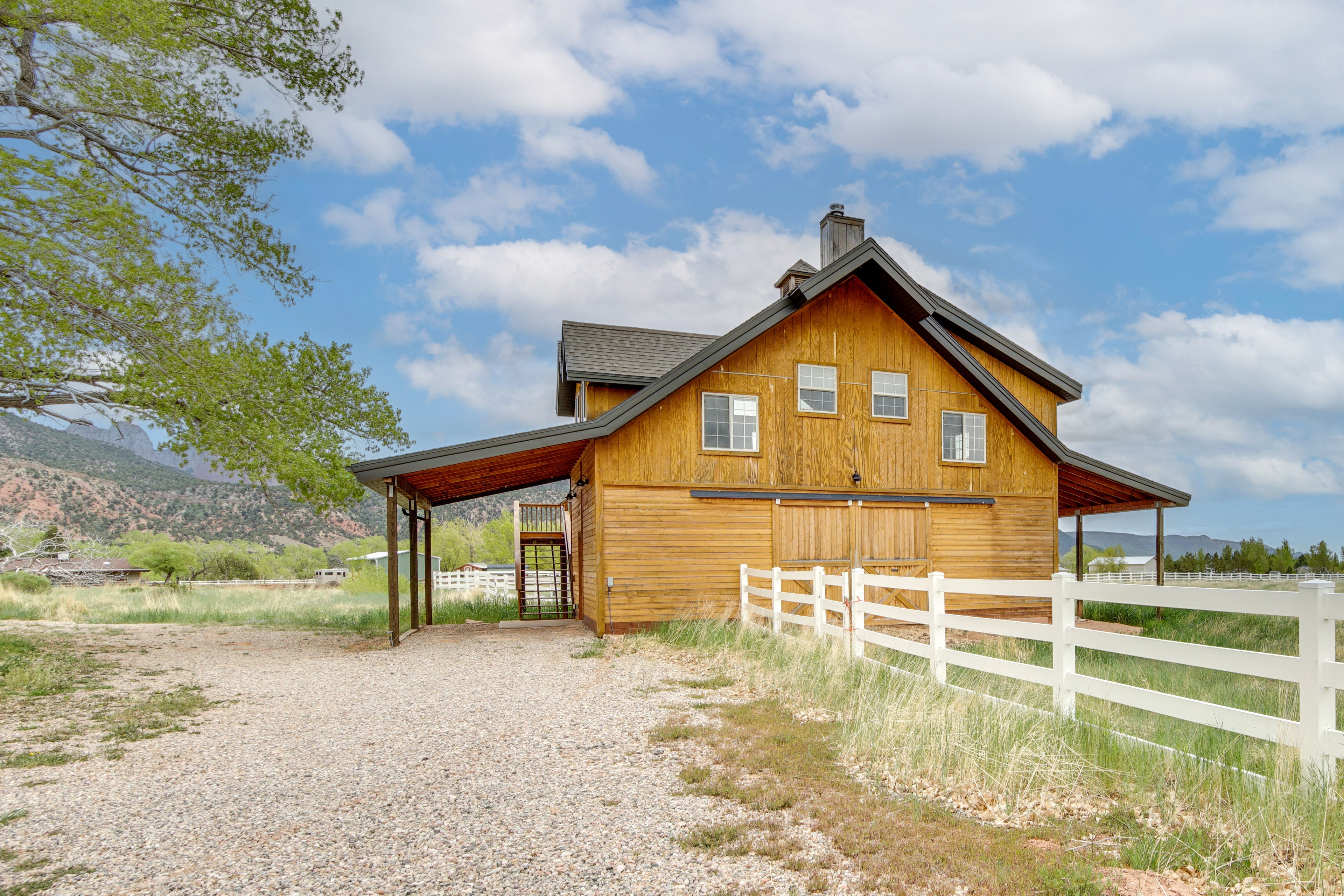 Parking | Gravel Driveway (6 Vehicles) | Trailer Parking Available