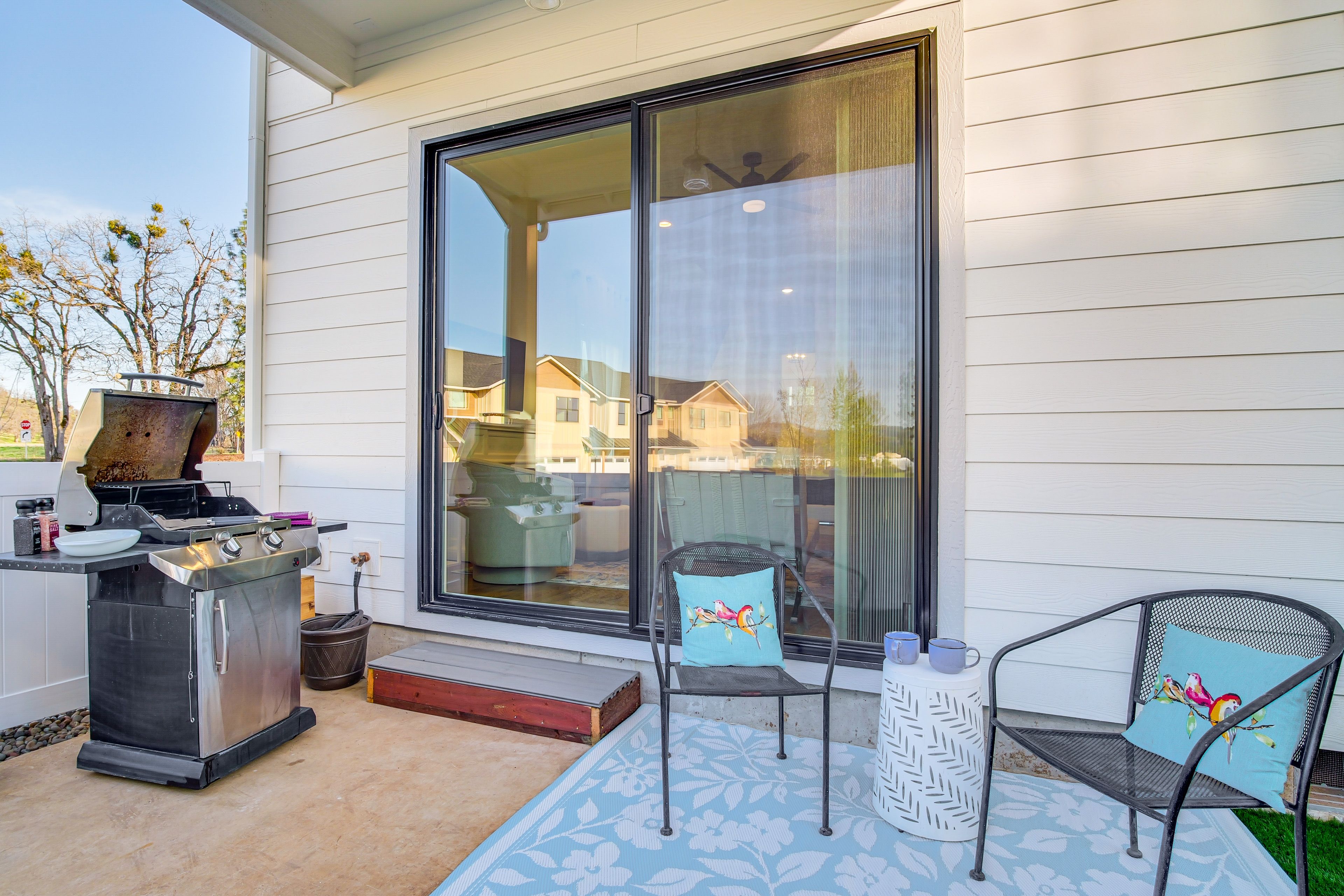Covered Patio | Gas Grill
