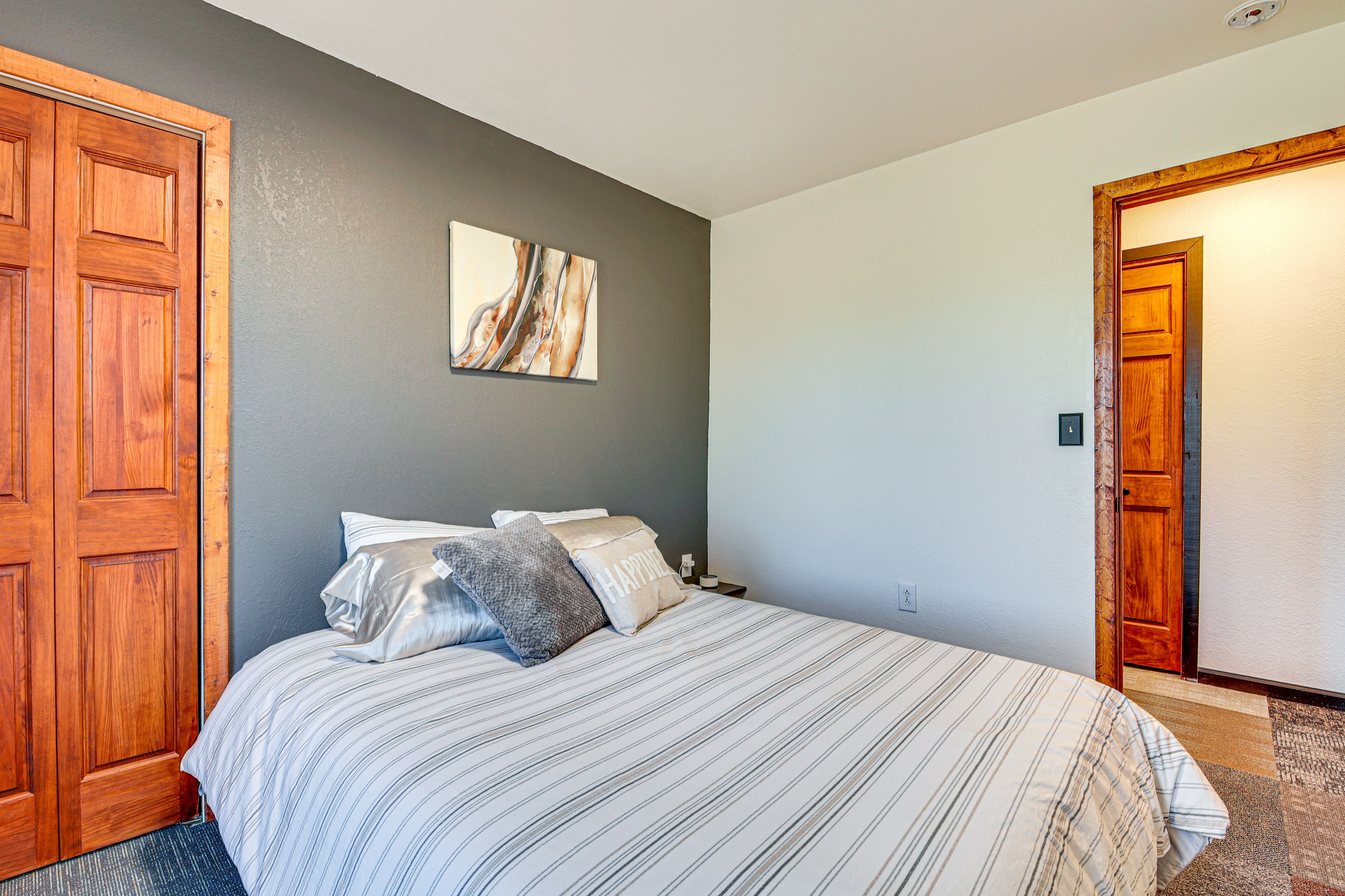 Bedroom 2 | Main Floor | Queen Bed