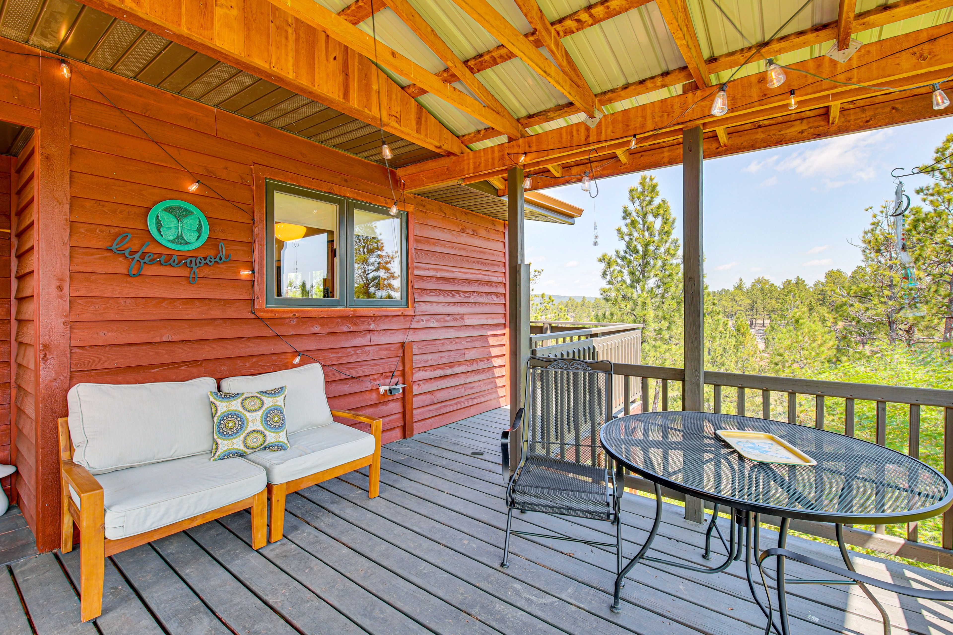 Front Porch | Dining Area | Seating