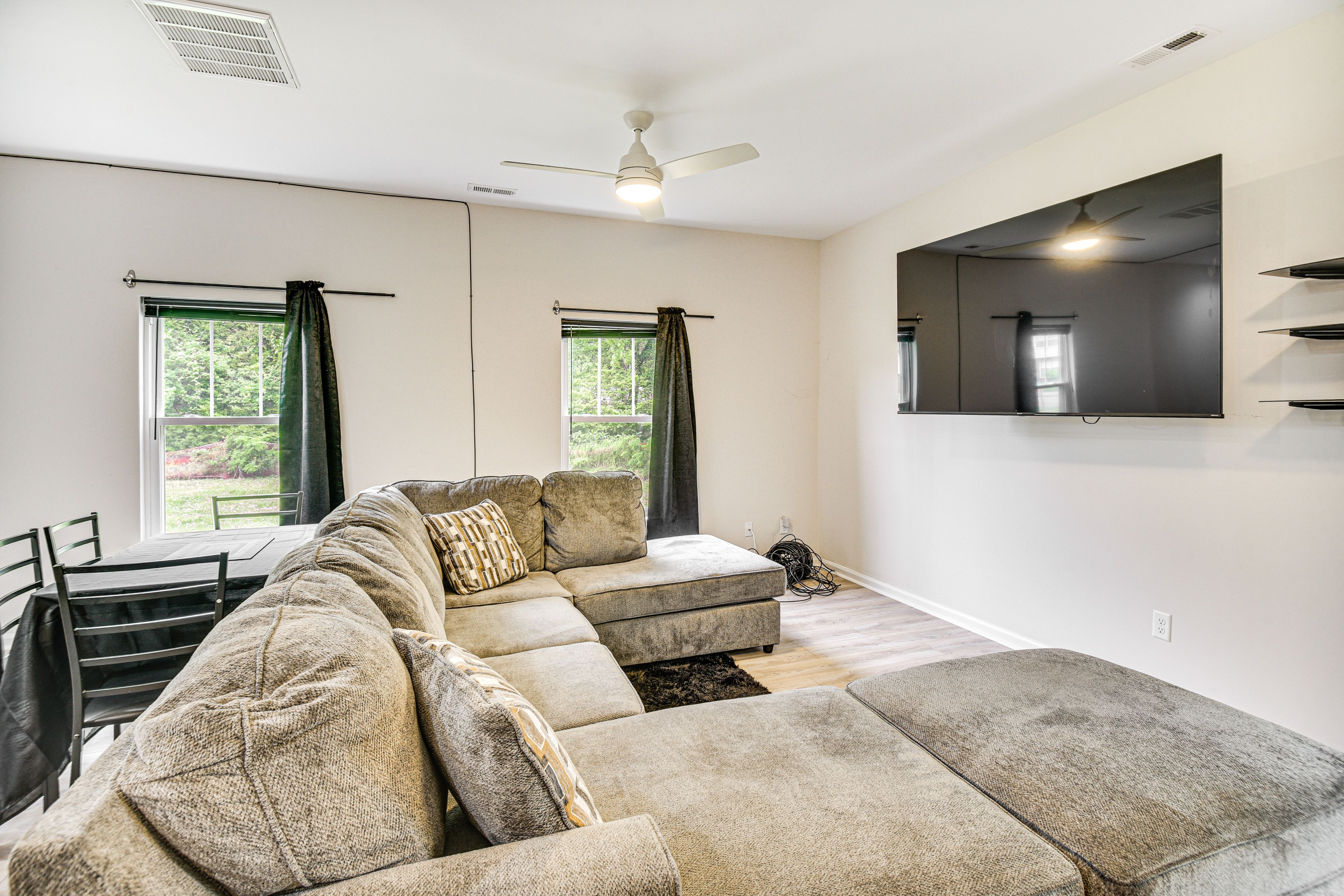 Living Room | 1st Floor | Free WiFi | Central A/C & Heating | Smart TV