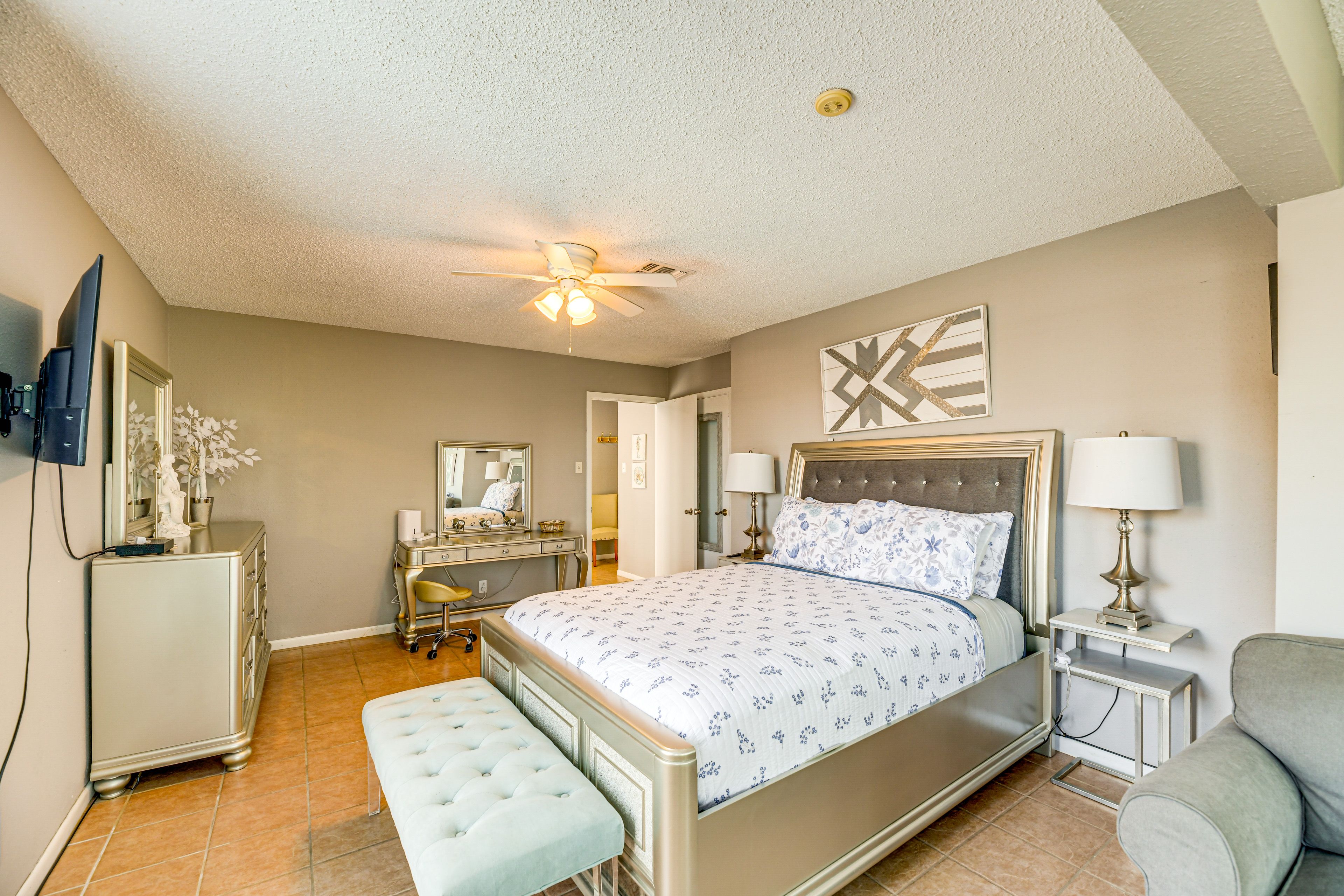 Bedroom 2 | Queen Bed | Queen Sleeper Sofa | 2nd Floor