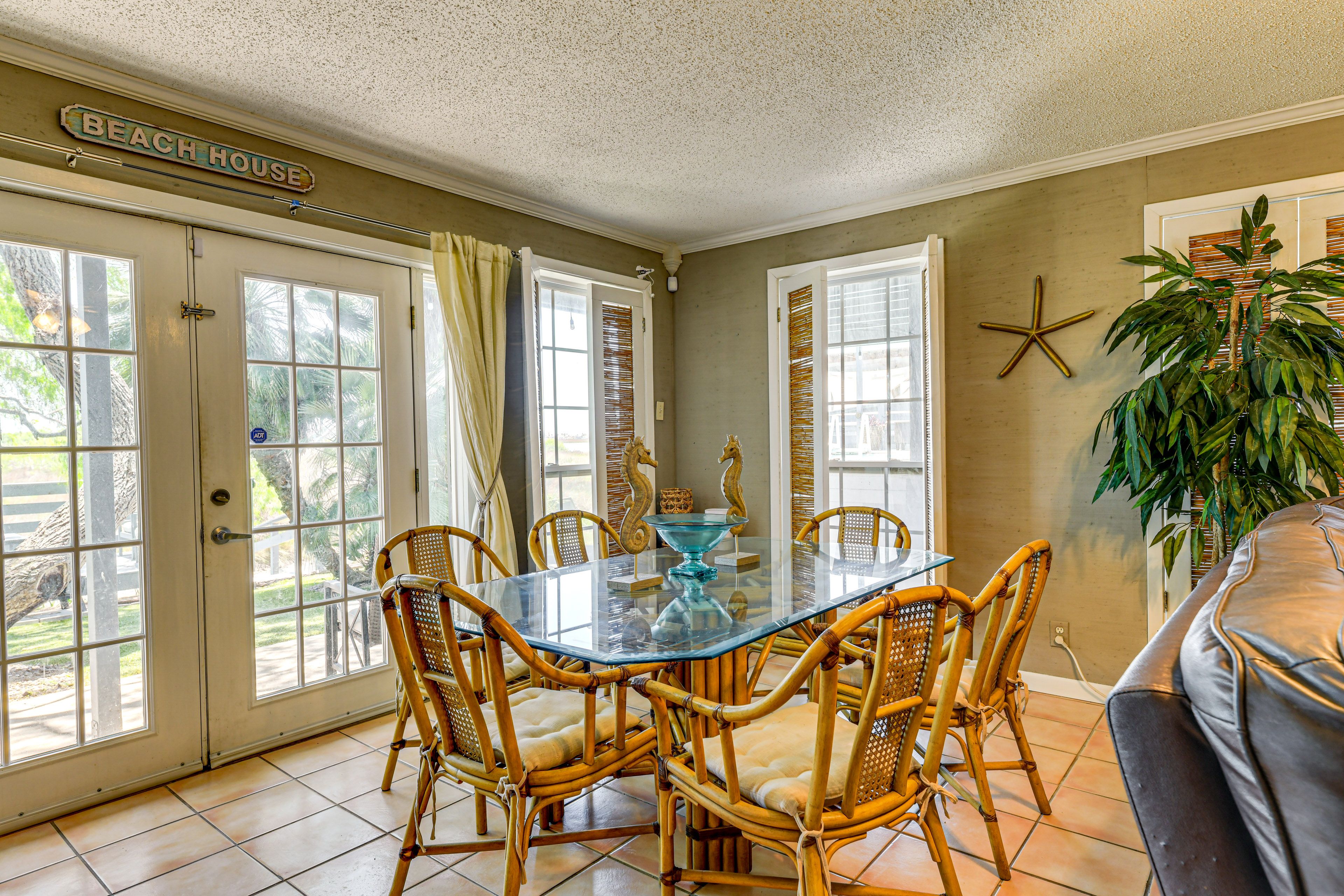 Dining Area | 1st Floor