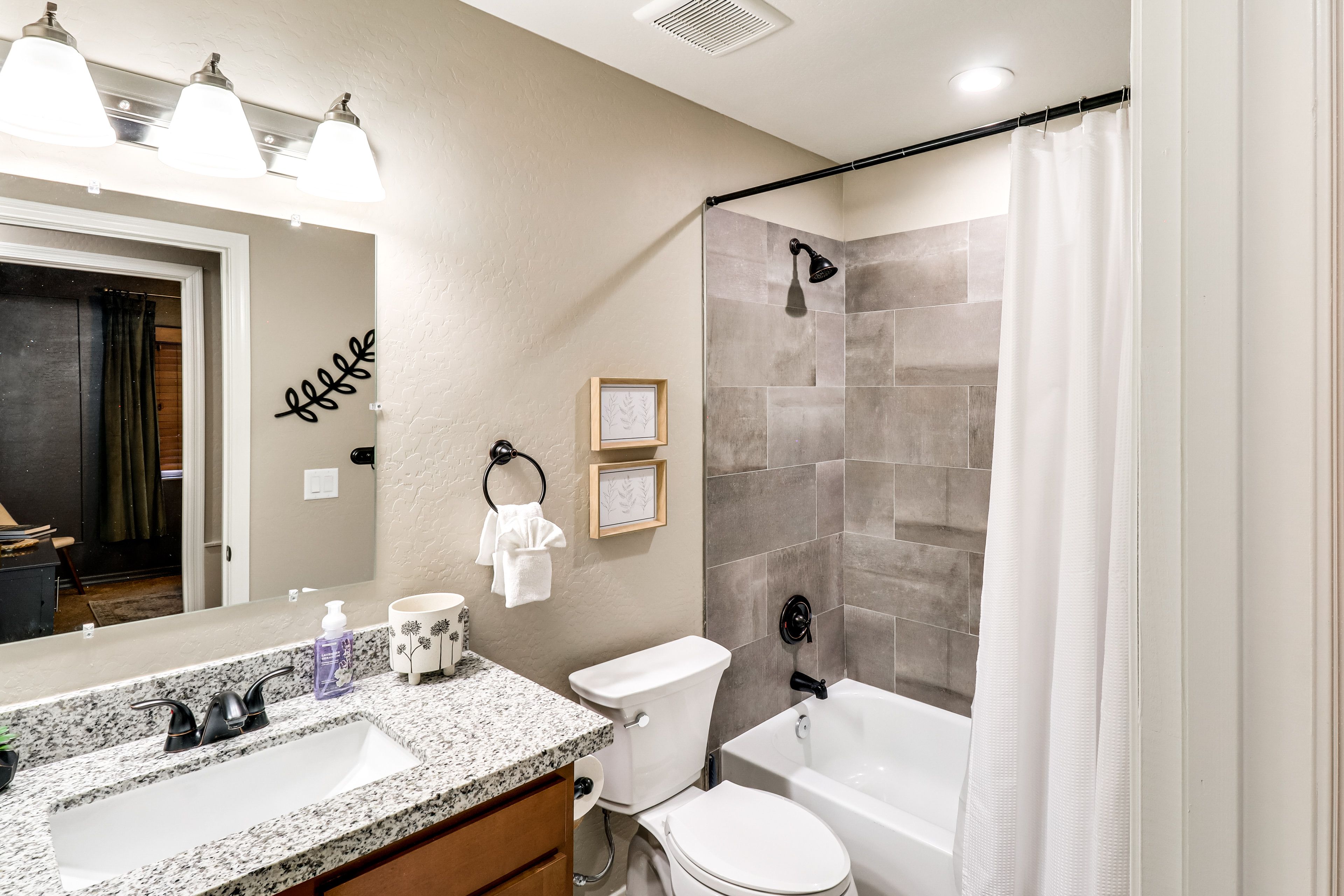 Full Bathroom