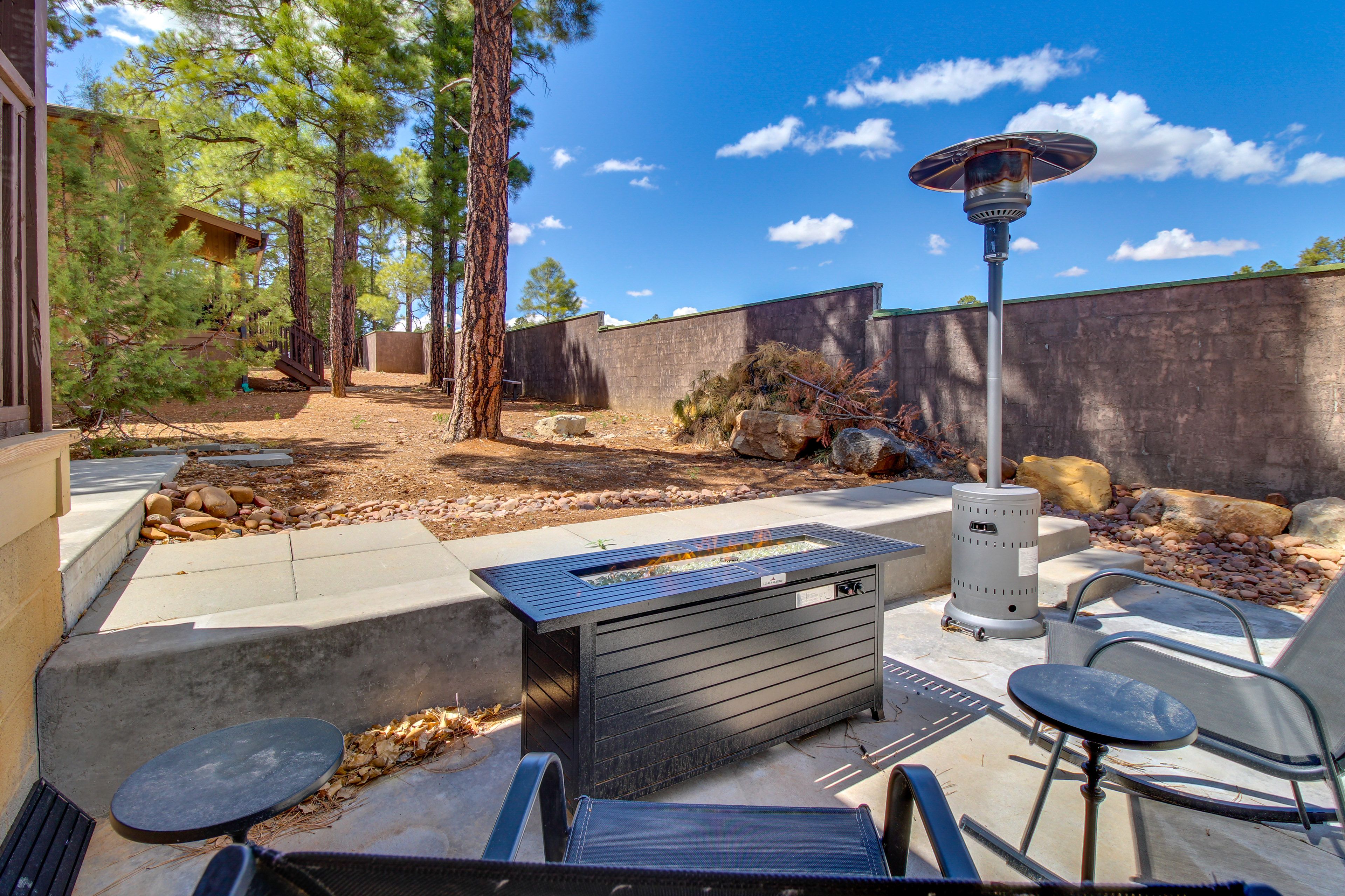 Patio | Fire Pit | Patio Heater | Hot Tub