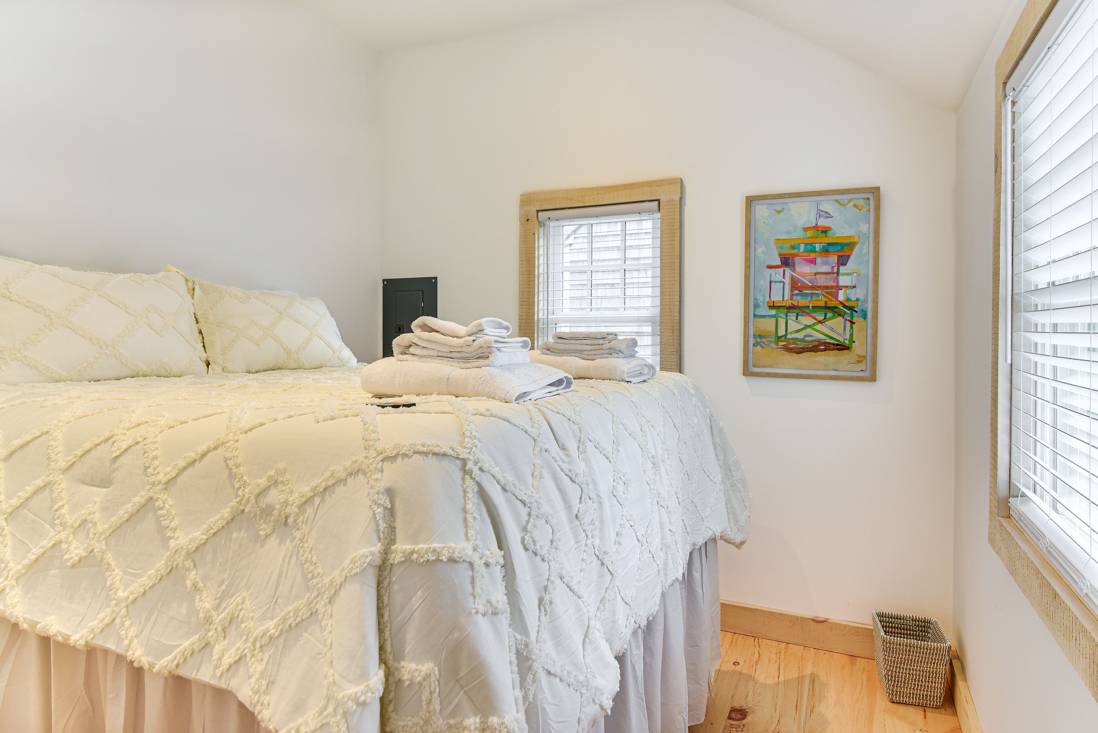 Bedroom 2 | Queen Bed