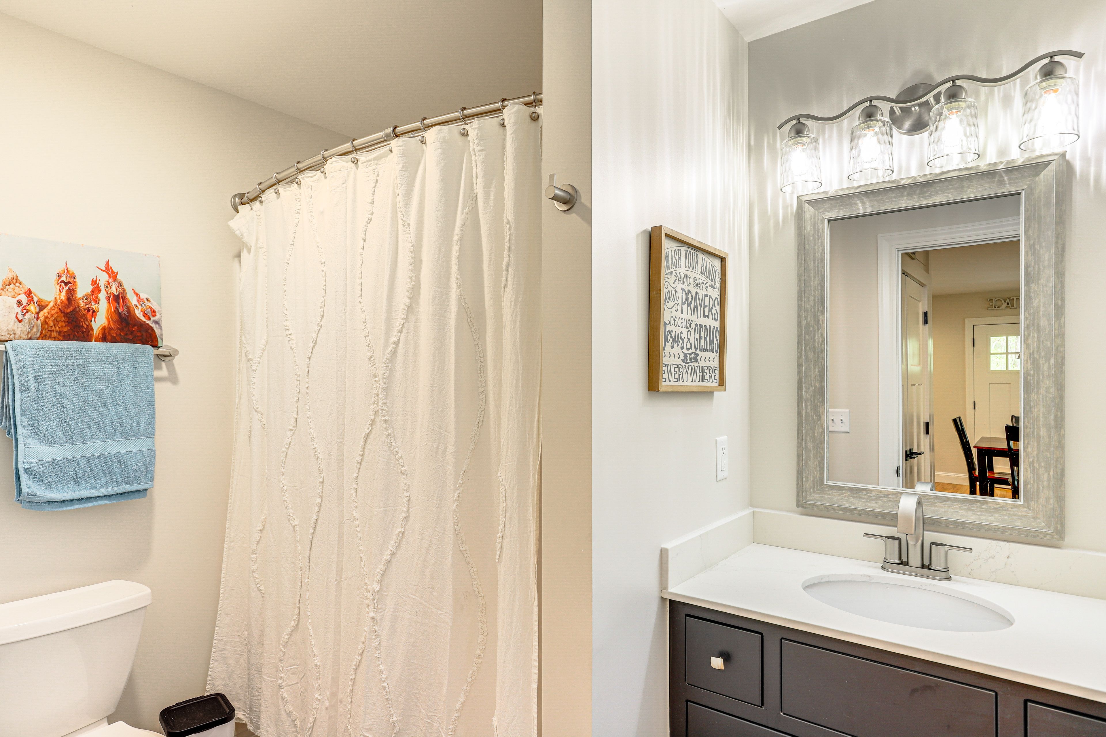 Full Bathroom | 1st Floor