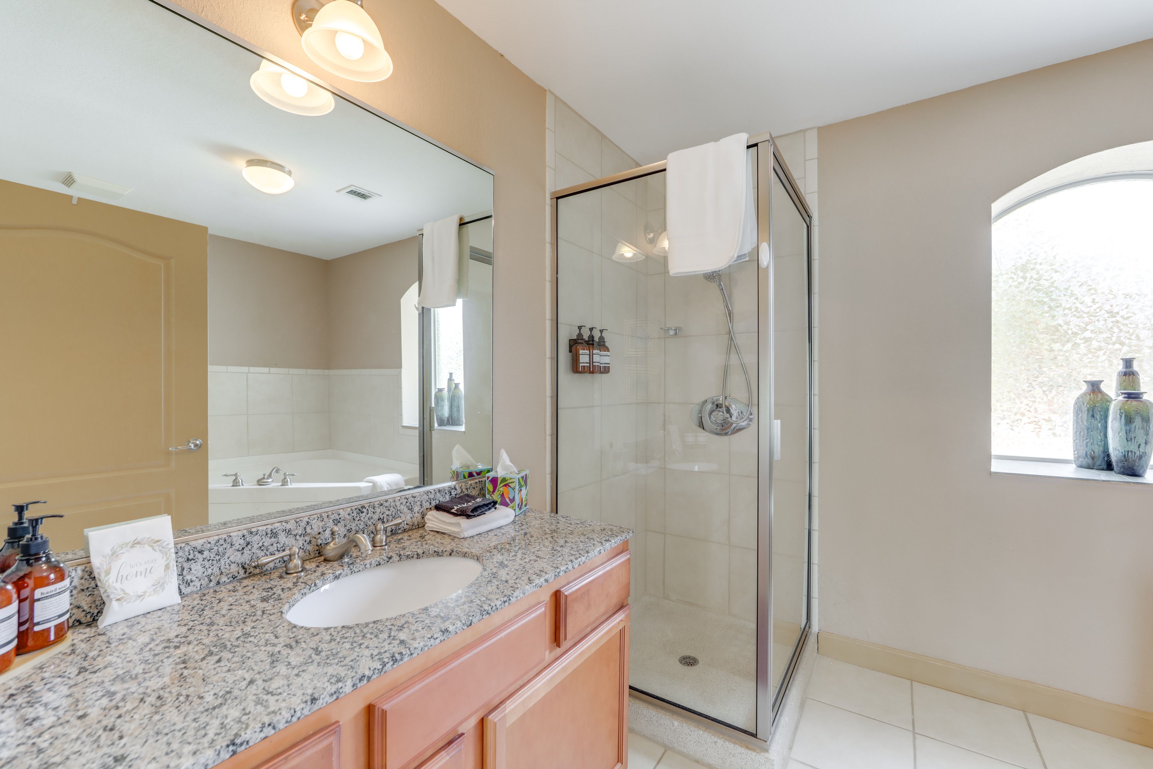 En-Suite Bathroom | Towels Provided | Jetted Tub
