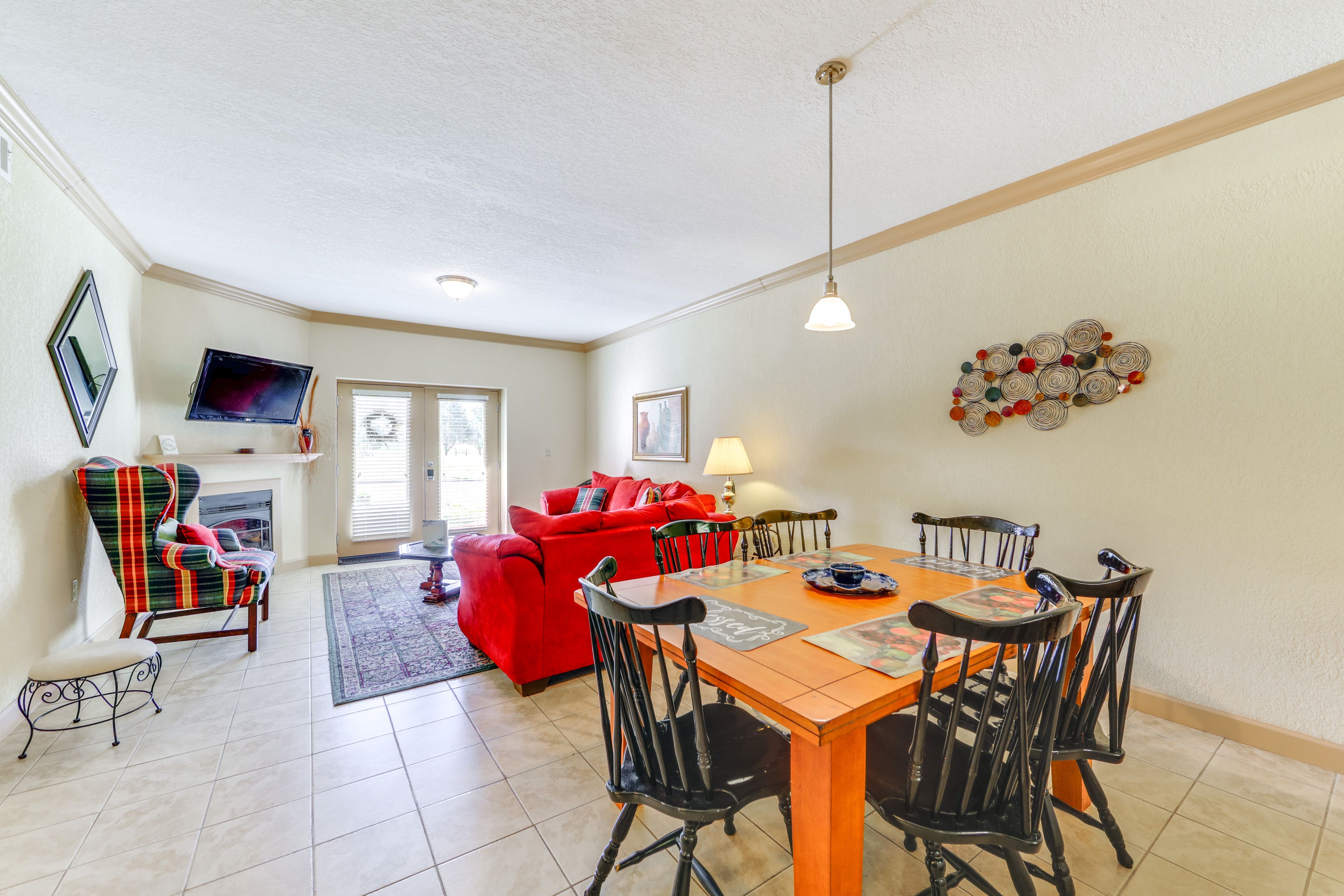 Dining Area | Open Floor Plan
