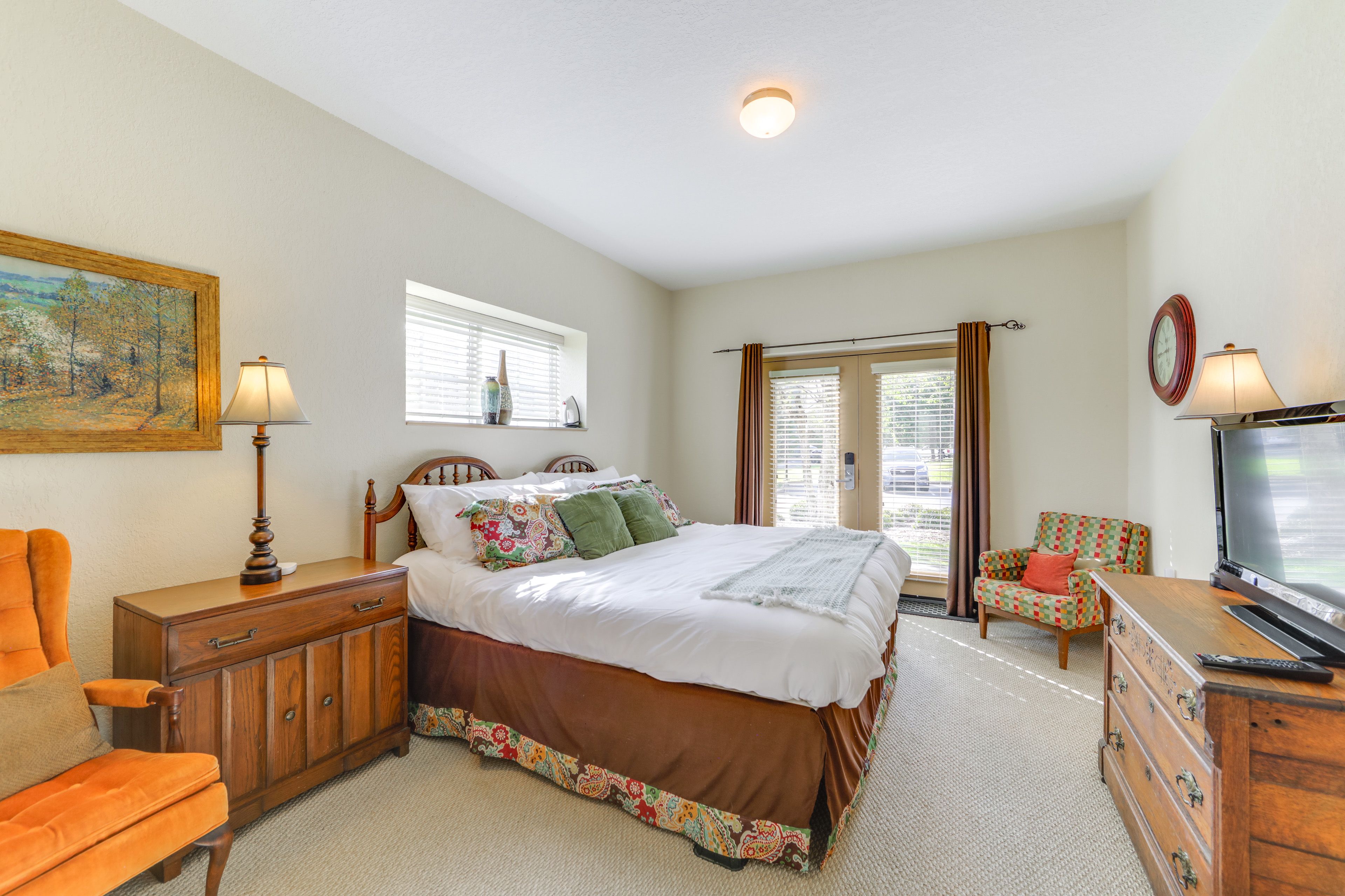 Bedroom 1 | King Bed | Linens Provided | Flat-Screen TV