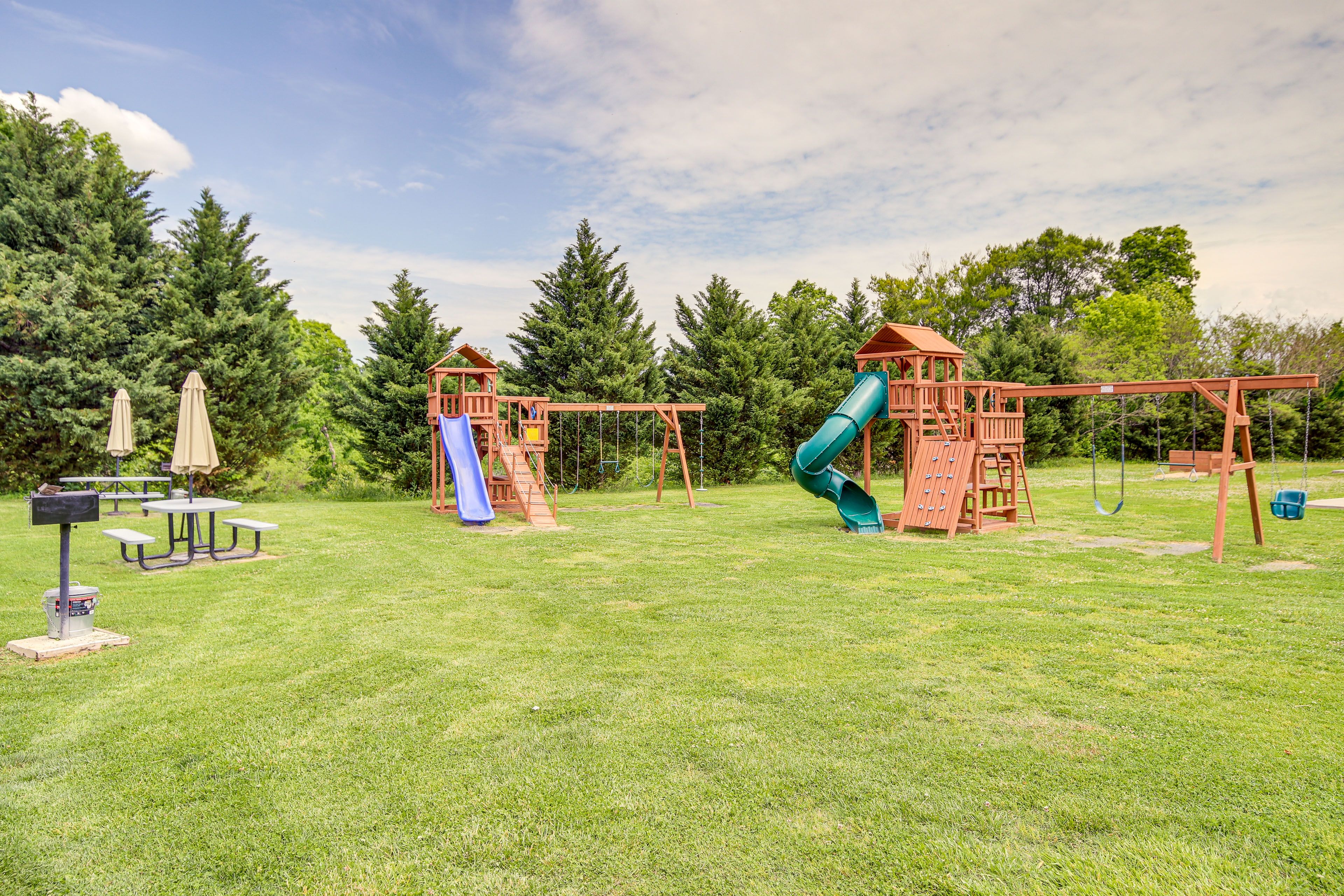 Mountain View Condos | Community Amenities | Playground