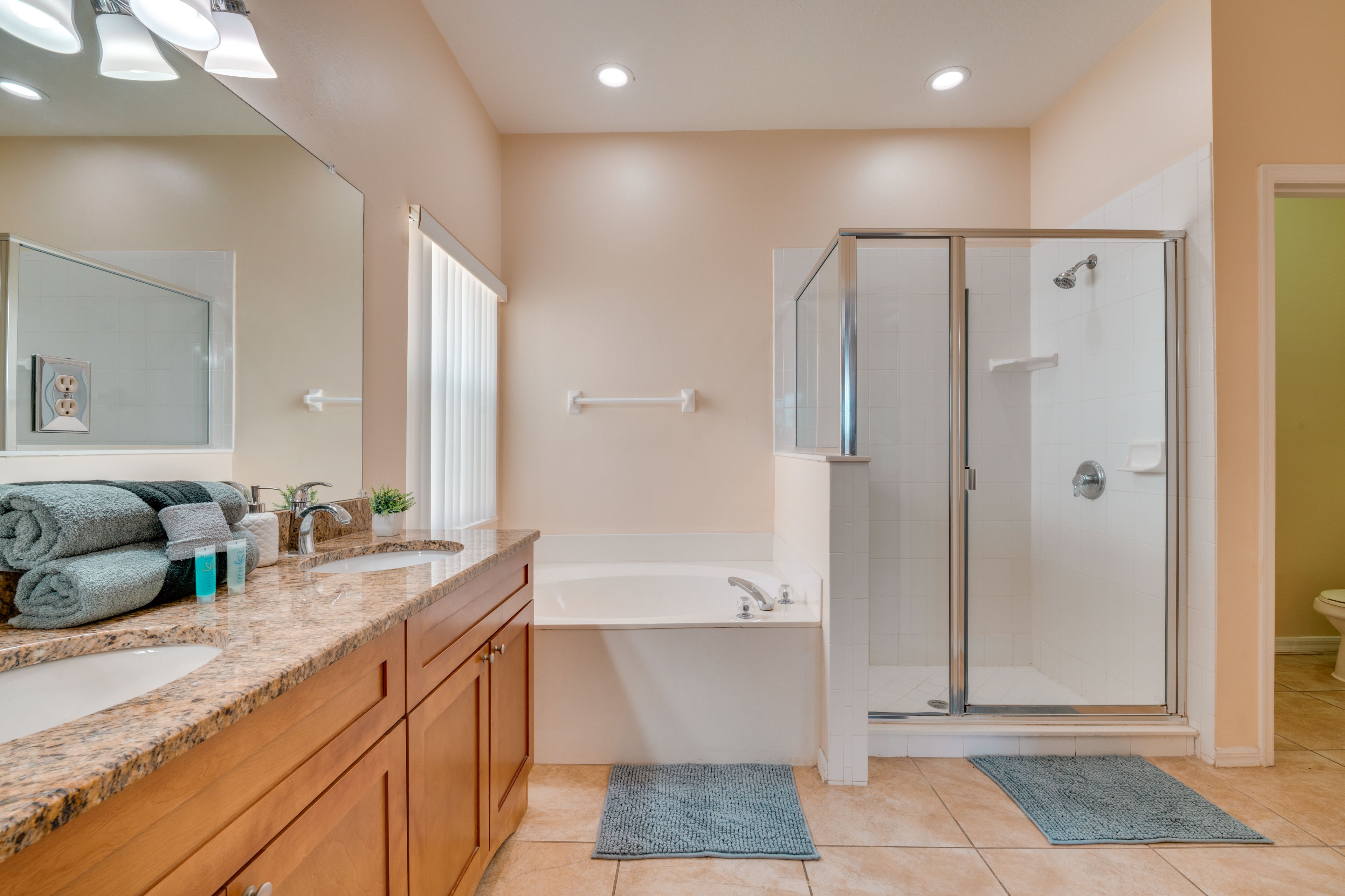 En-Suite Bathroom | 1st Floor