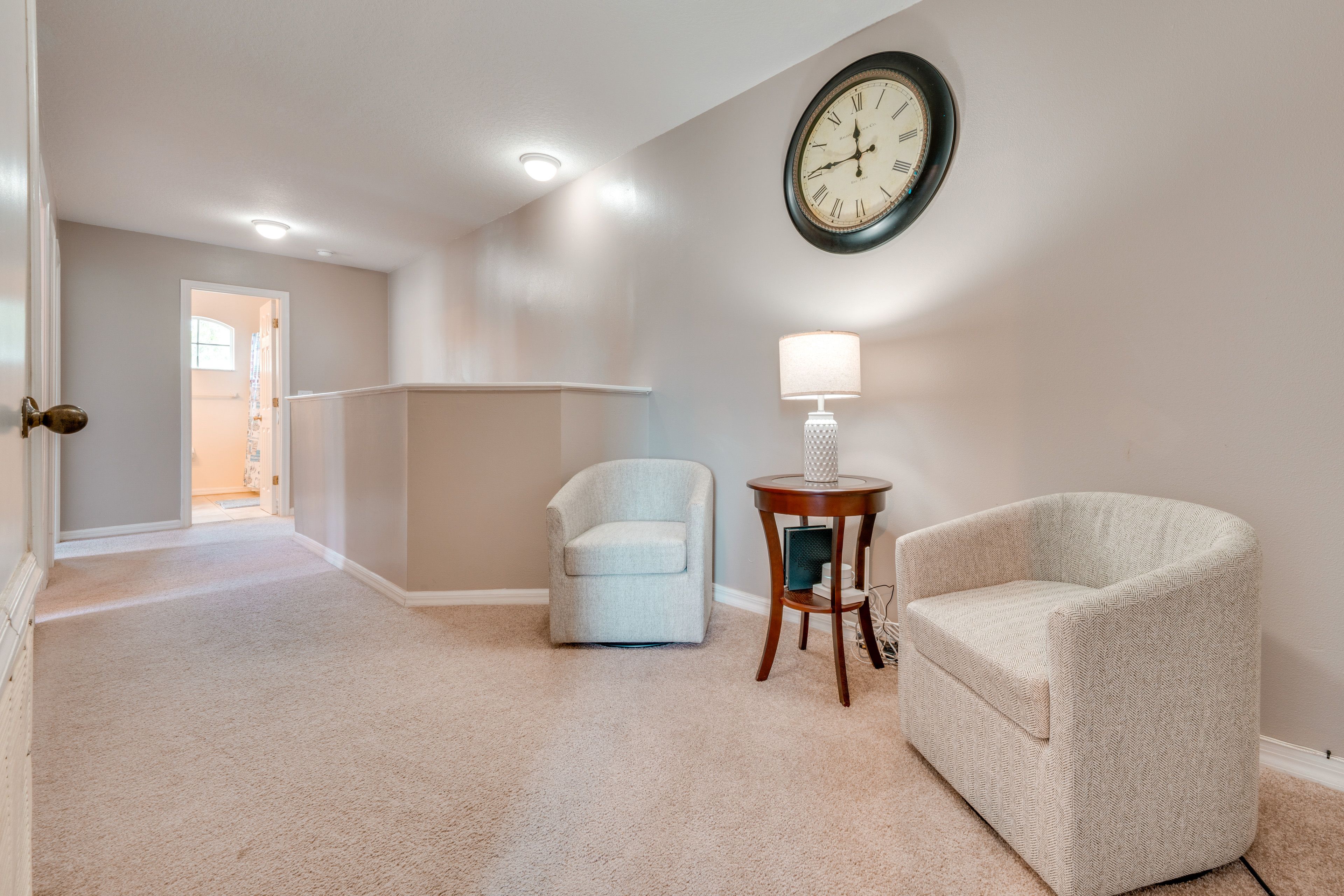 Landing | 2nd Floor