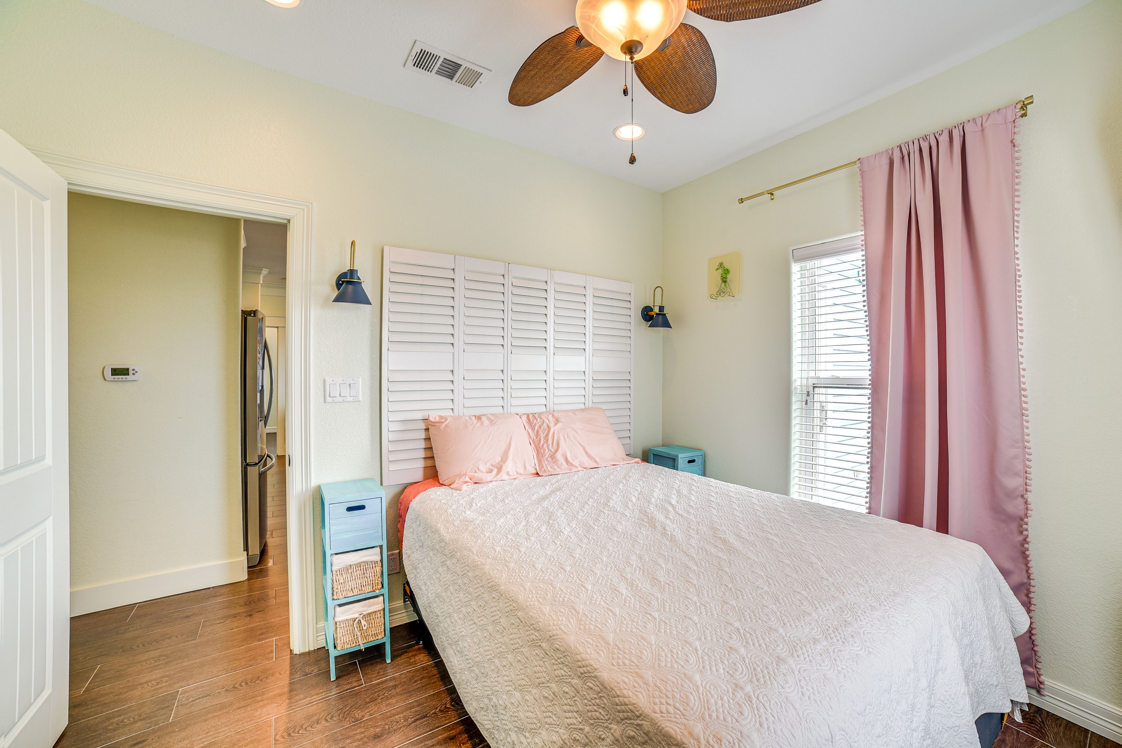 Bedroom 4 | Queen Bed