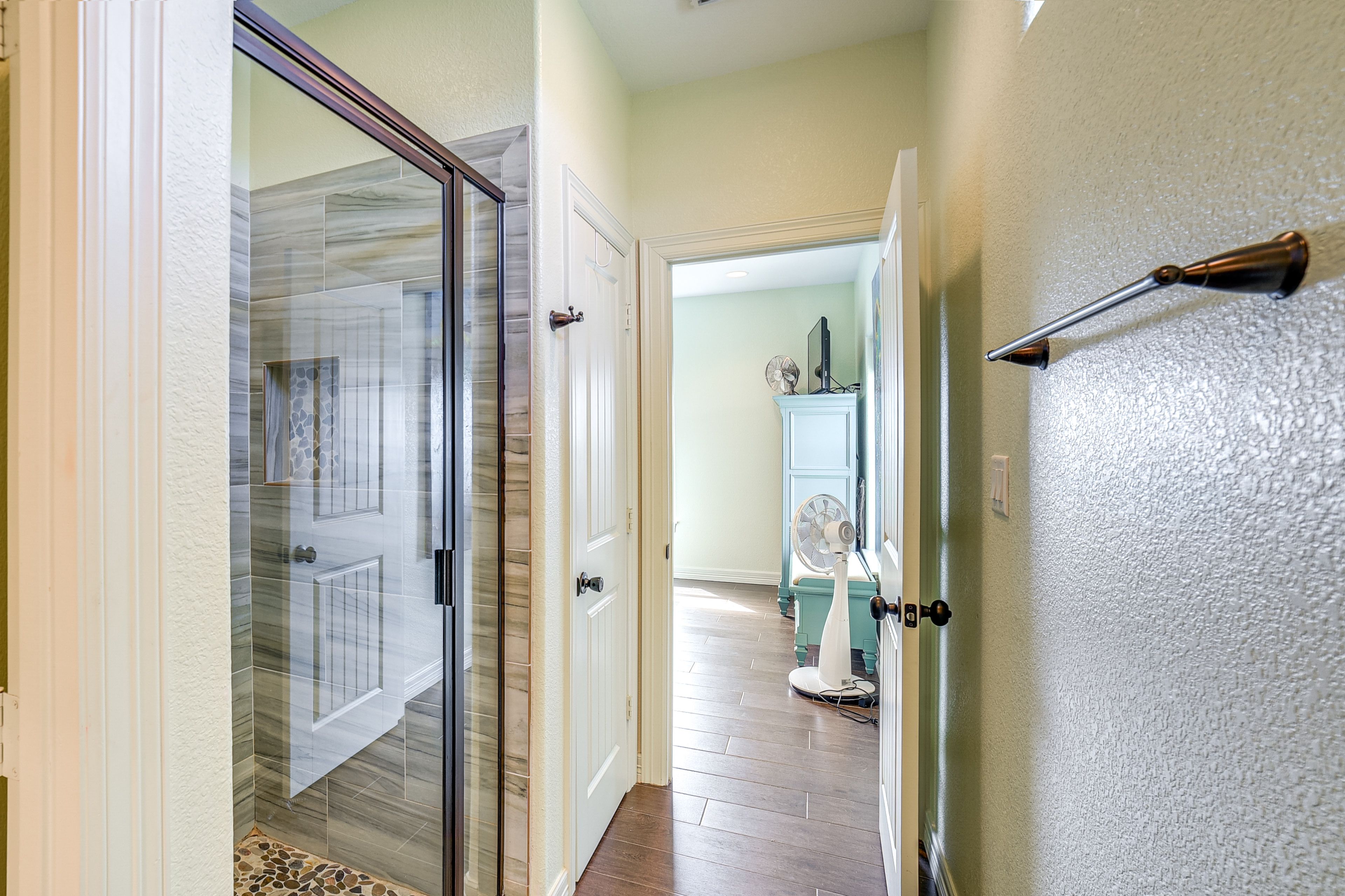 Full Bath | Towels