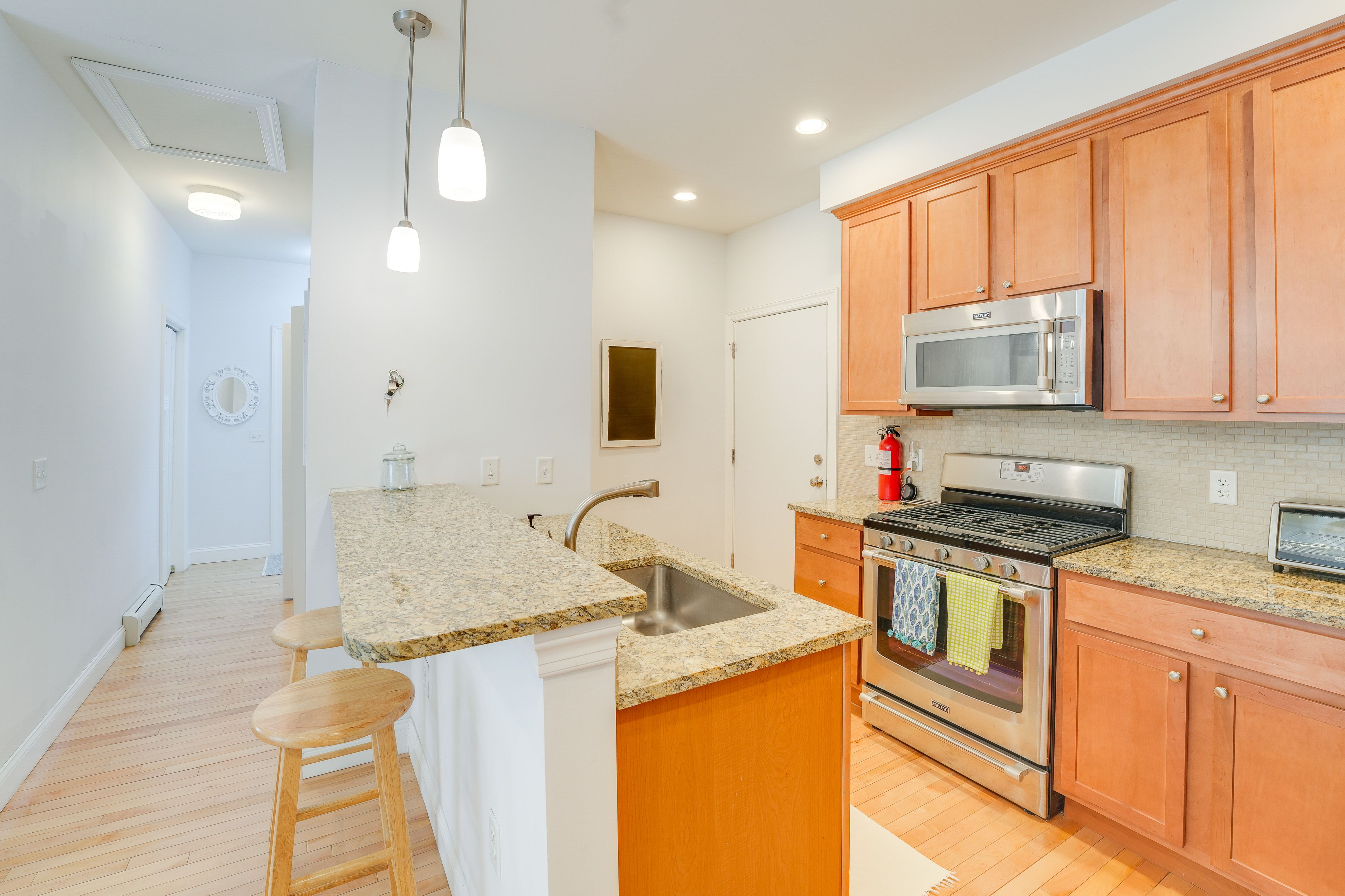 Kitchen | Breakfast Bar | Drip Coffee Maker & Keurig | Dishwasher