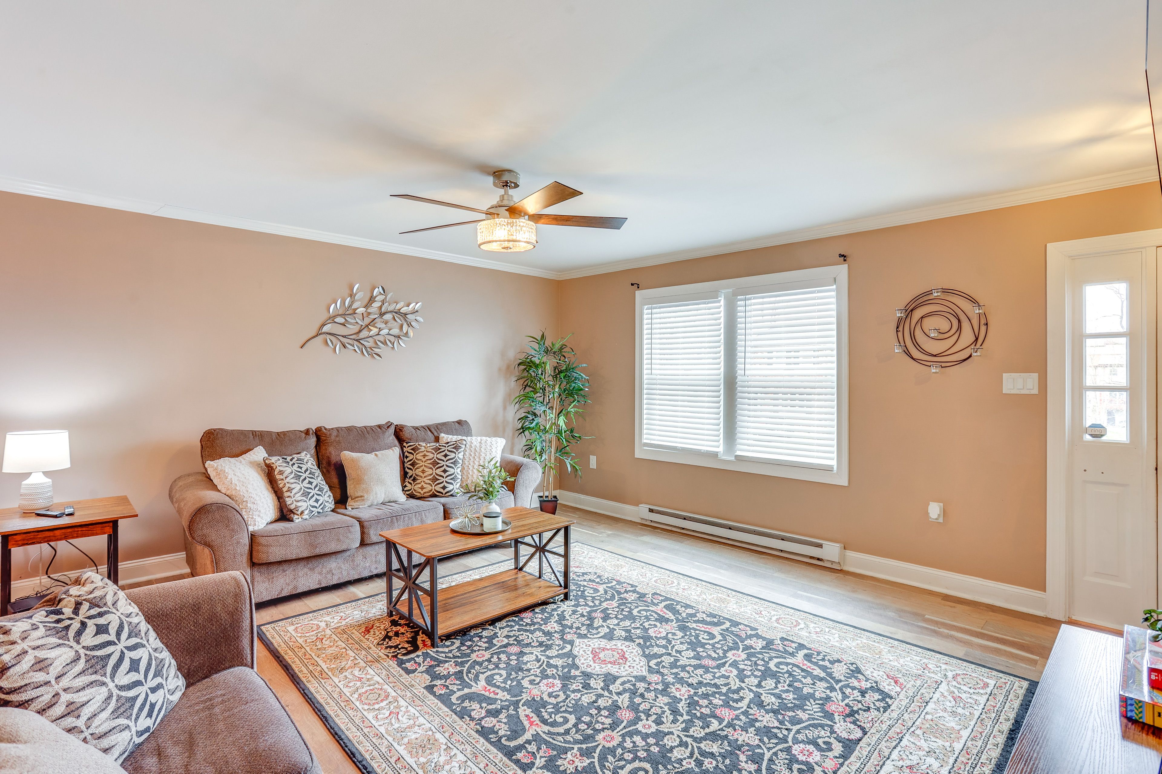 Living Area | Flat-Screen TV | Board Games | 1st Floor