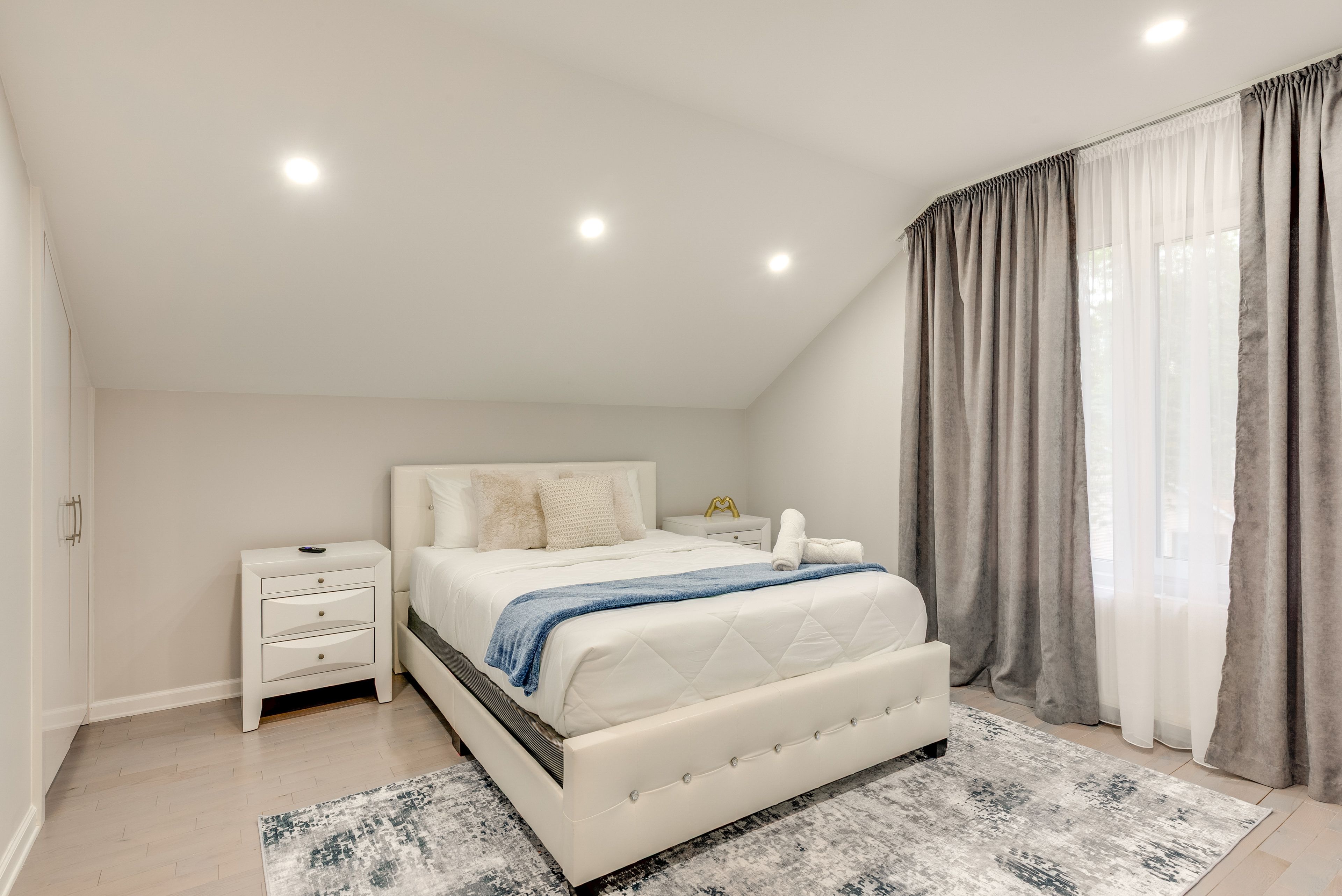 Bedroom 2 | Queen Bed | 2nd Floor | Linens Provided