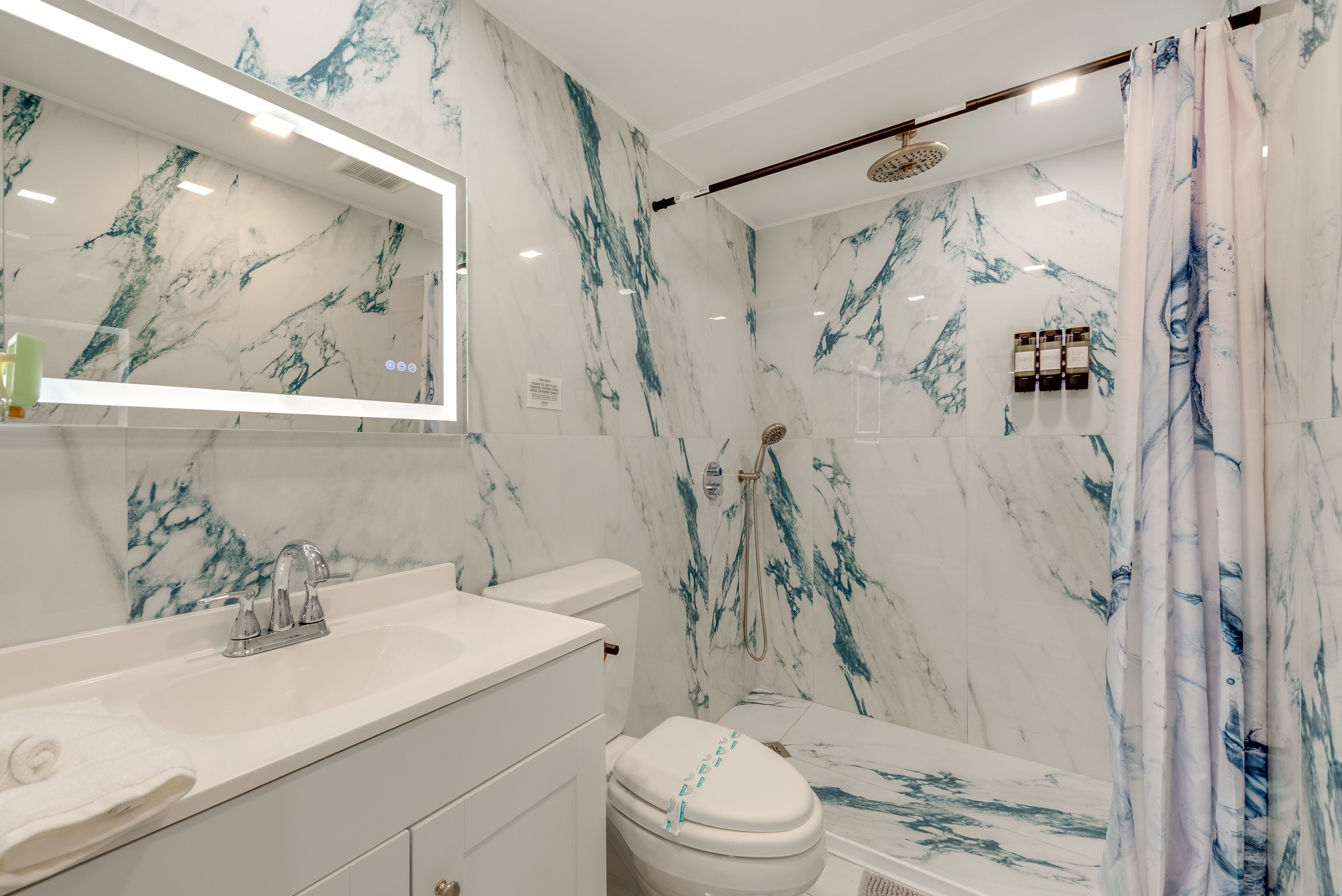 Full Bathroom | Basement Floor