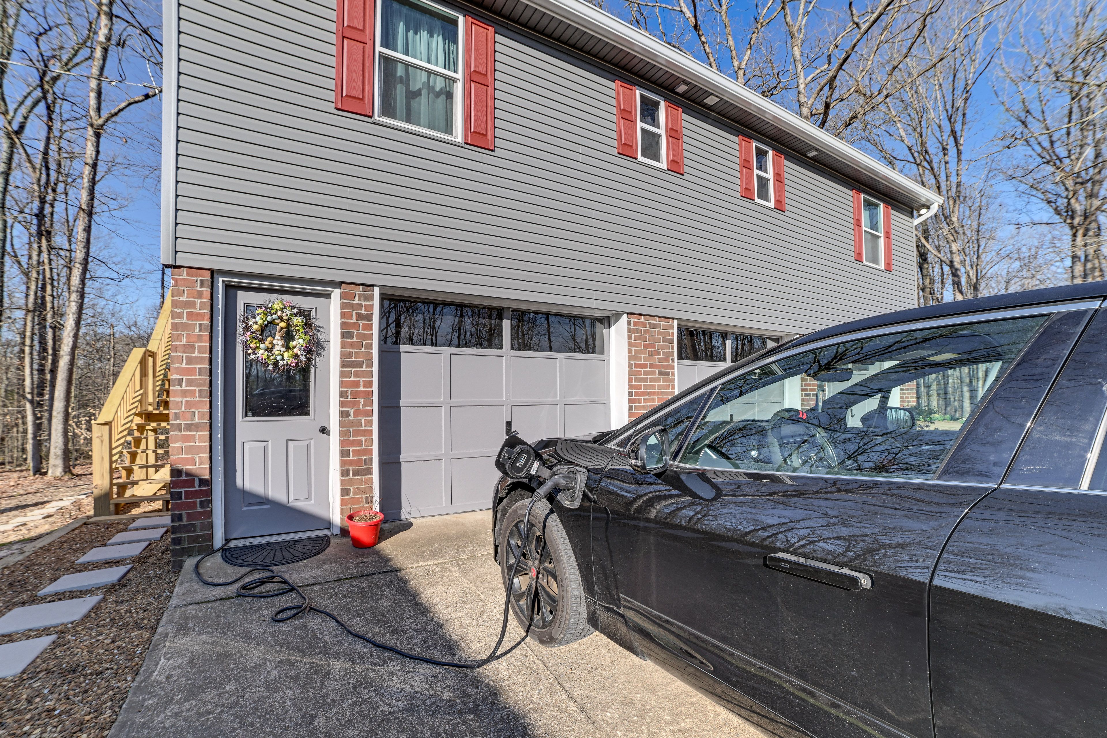 Parking | Driveway (3 Vehicles) | EV Charger