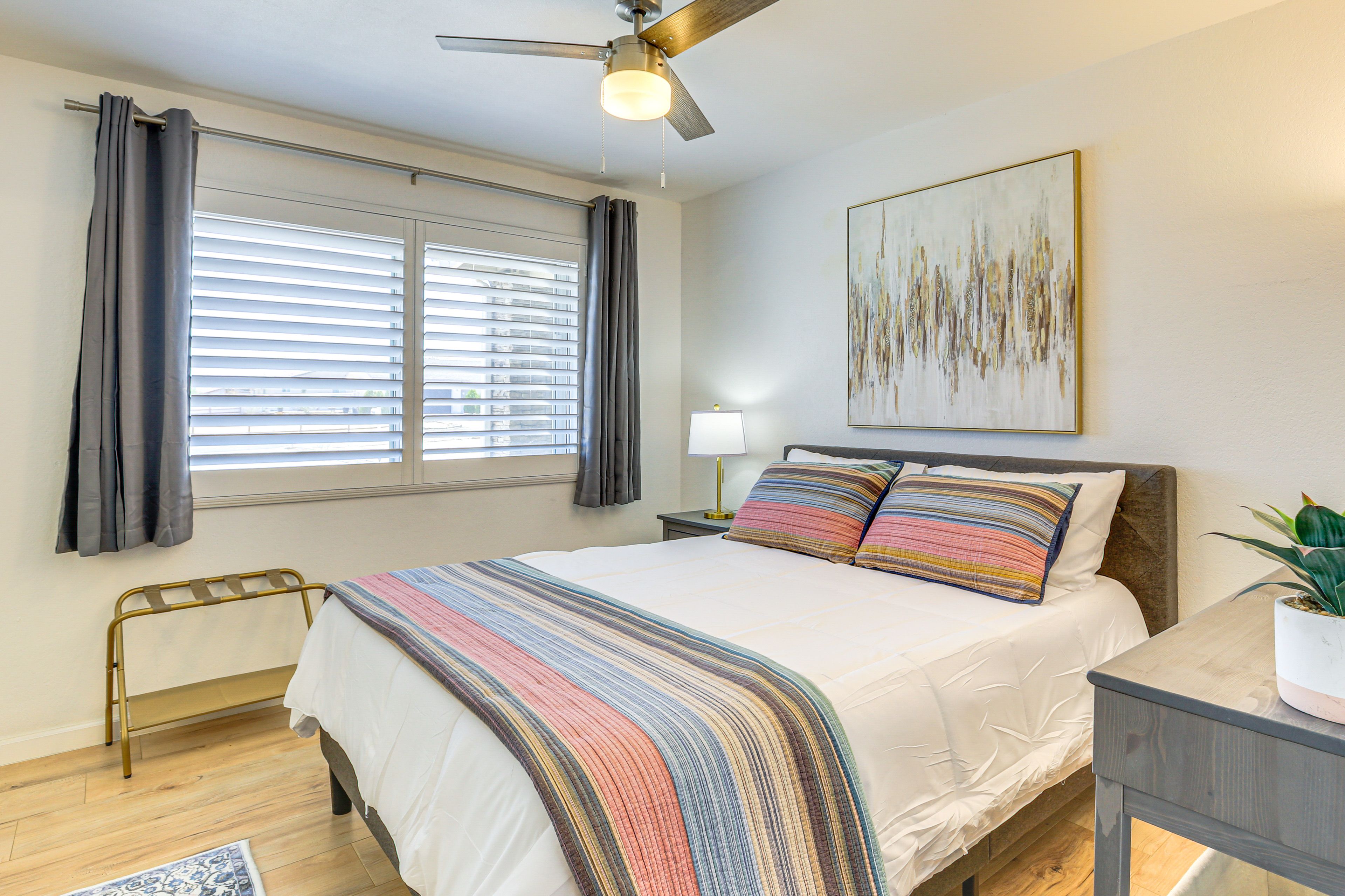 Bedroom 2 | Queen Bed