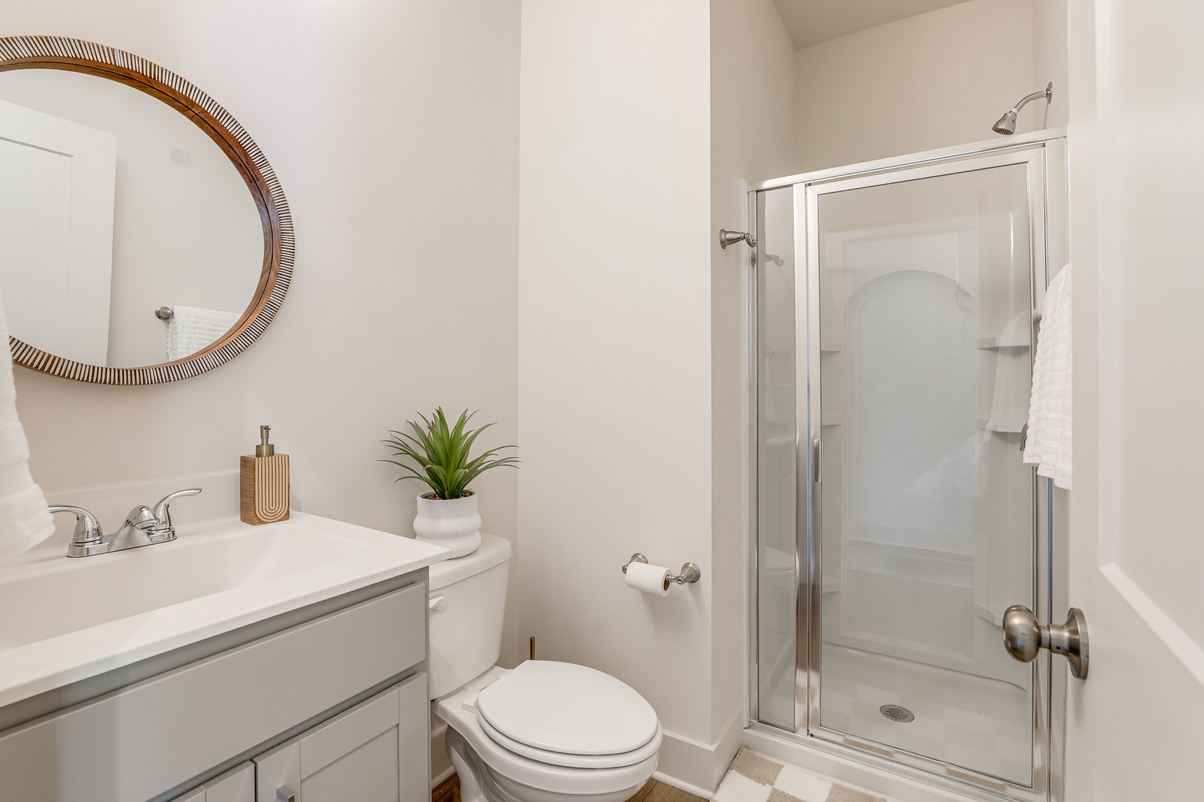 Full Bathroom | 1st Floor