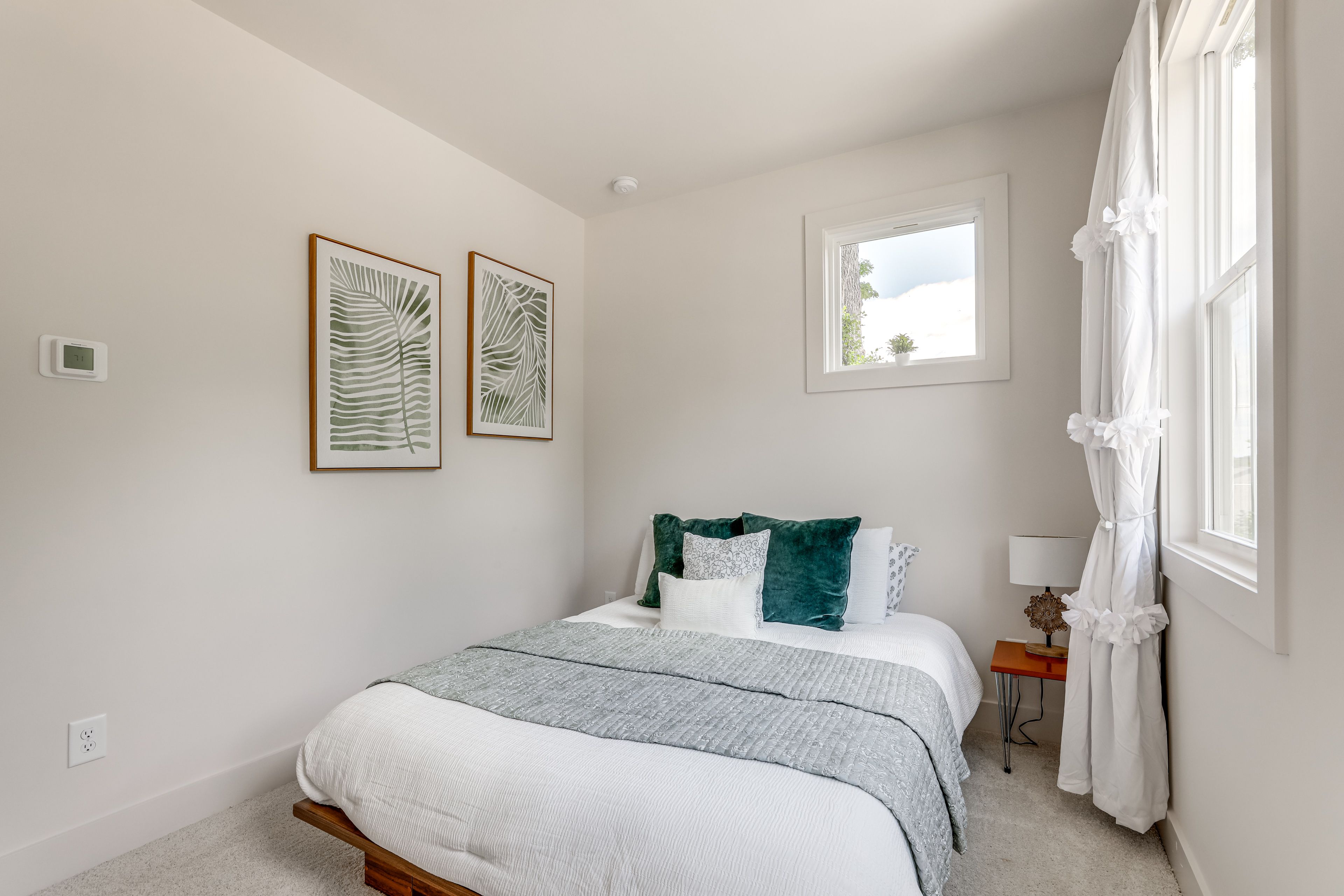 Bedroom 2 | Queen Bed | 1st Floor | Linens Provided