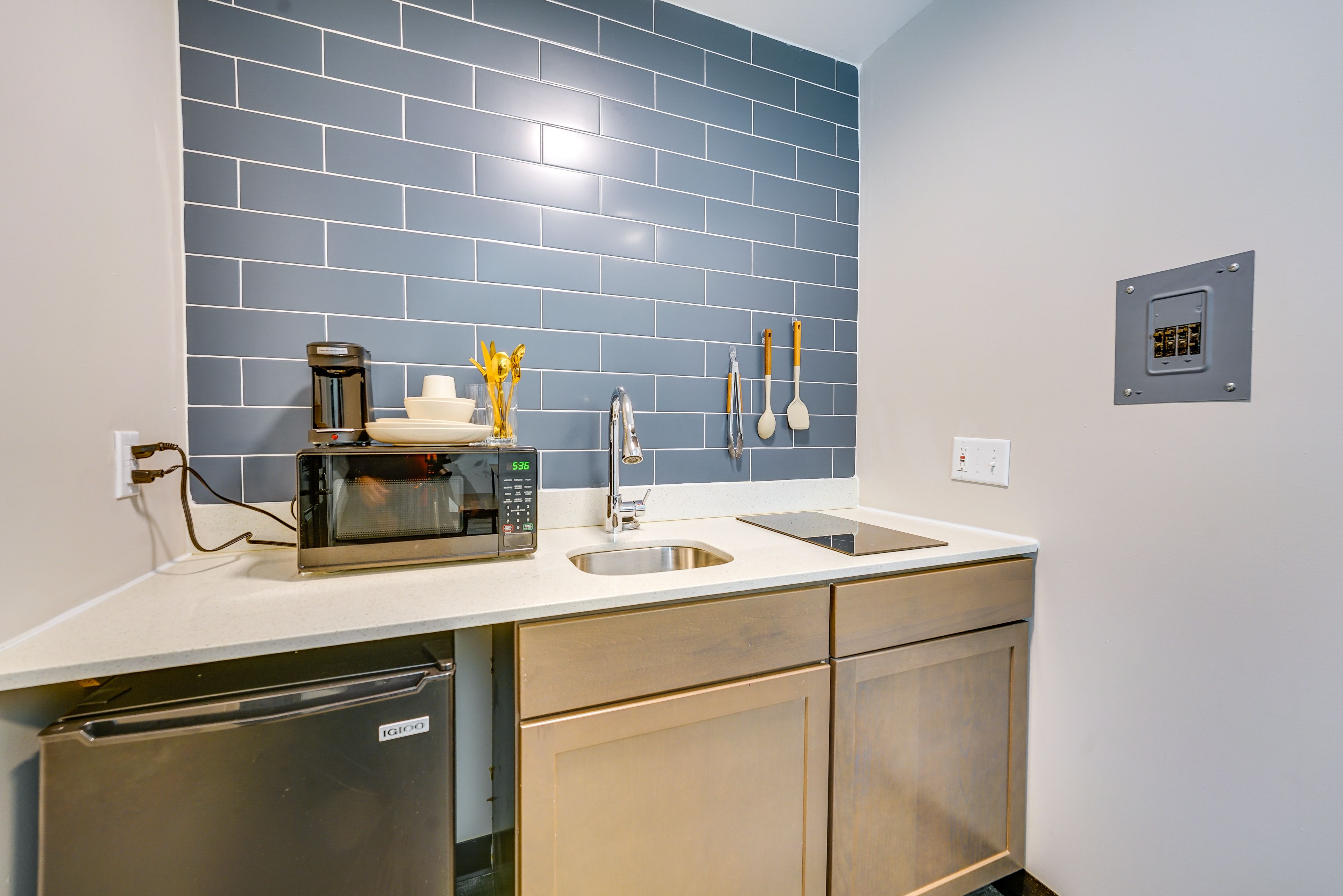 Kitchenette | Drip & Single-Serve Coffee Makers | Hot Plate | Cooking Basics